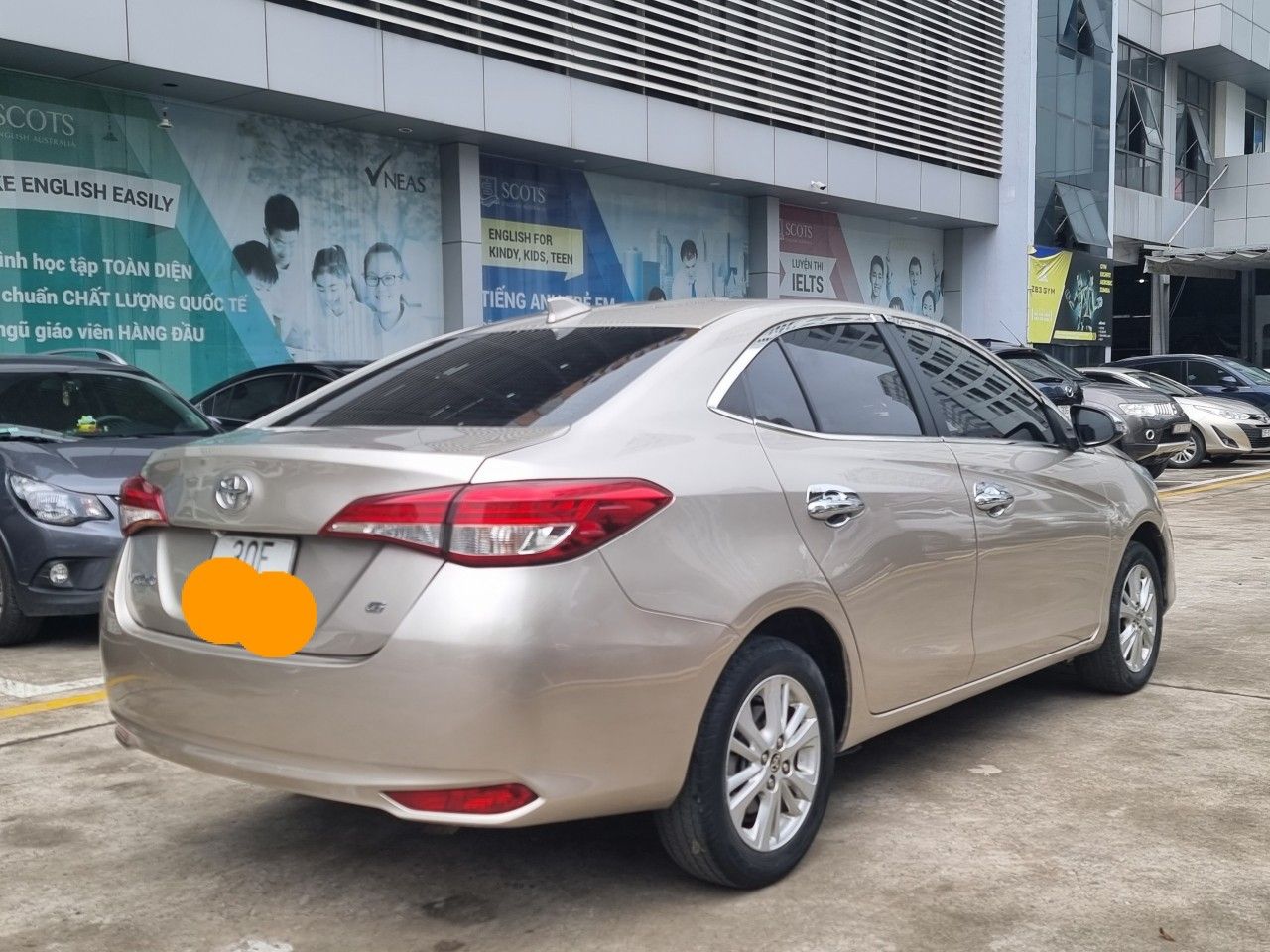 Toyota Vios 2019 - Màu vàng cát