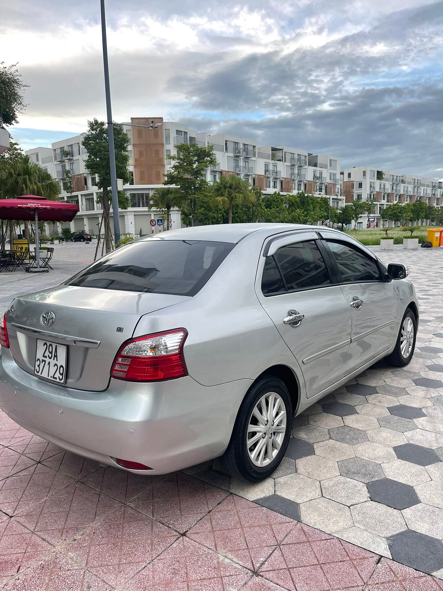 Toyota Vios 2011 - Màu bạc số tự động