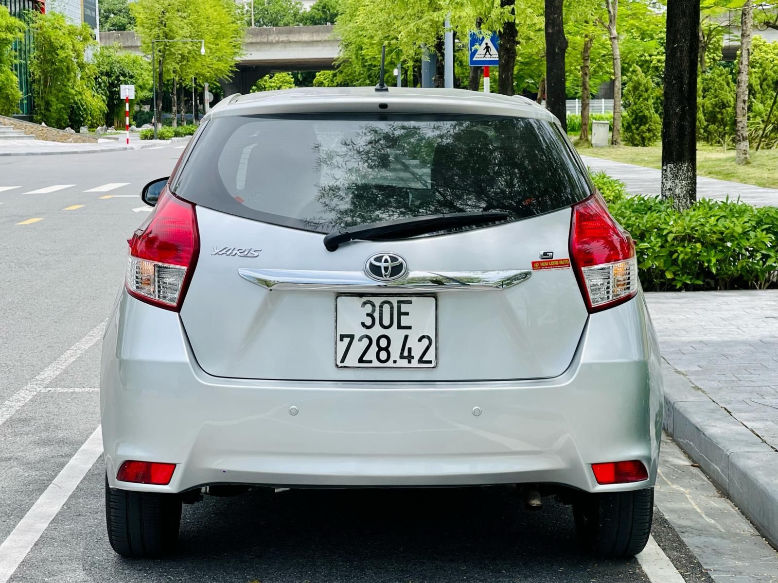 Toyota Yaris 2017 - Màu bạc, máy mới