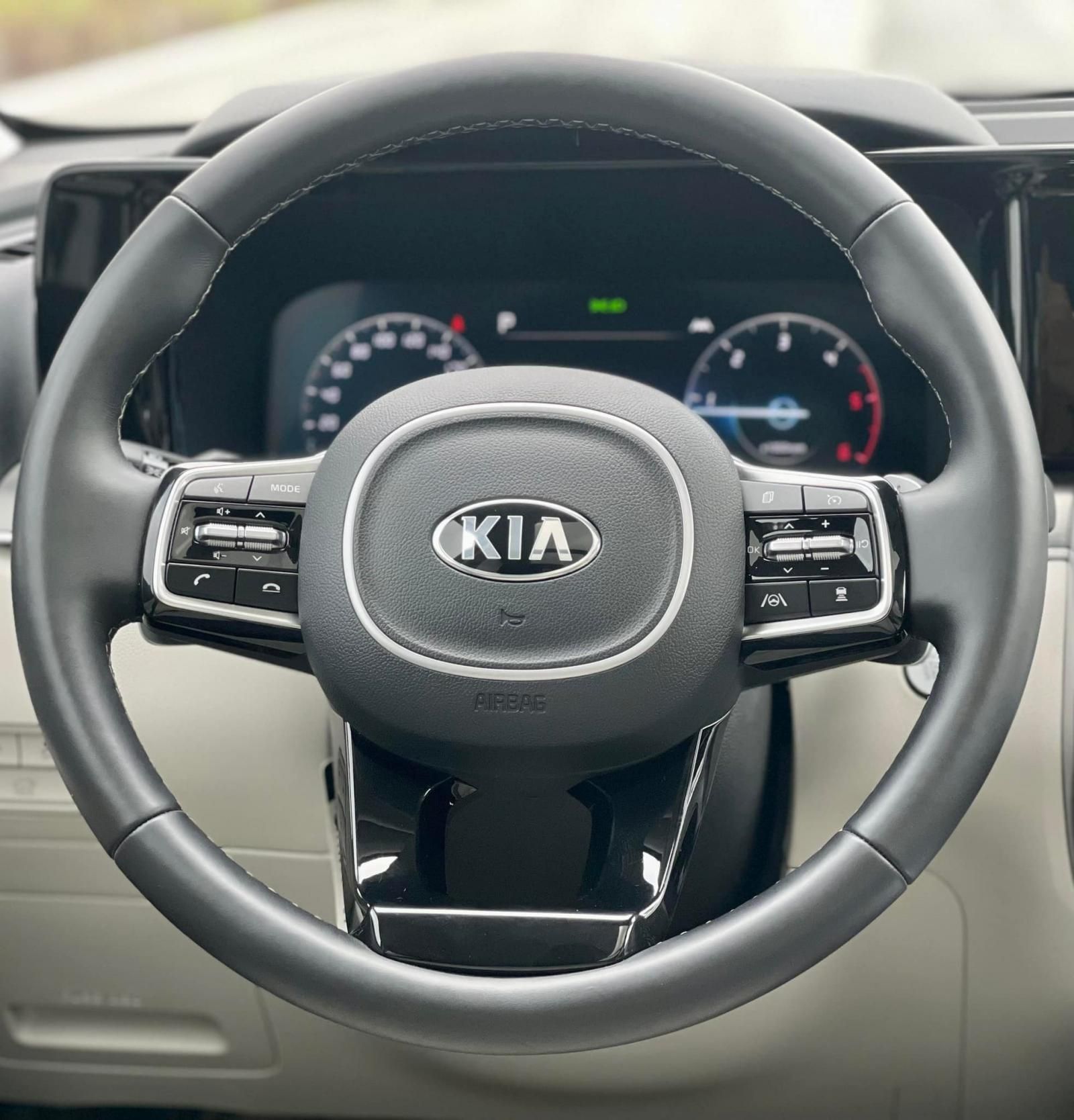 Kia Sorento 2021 - Màu đen, nhập khẩu