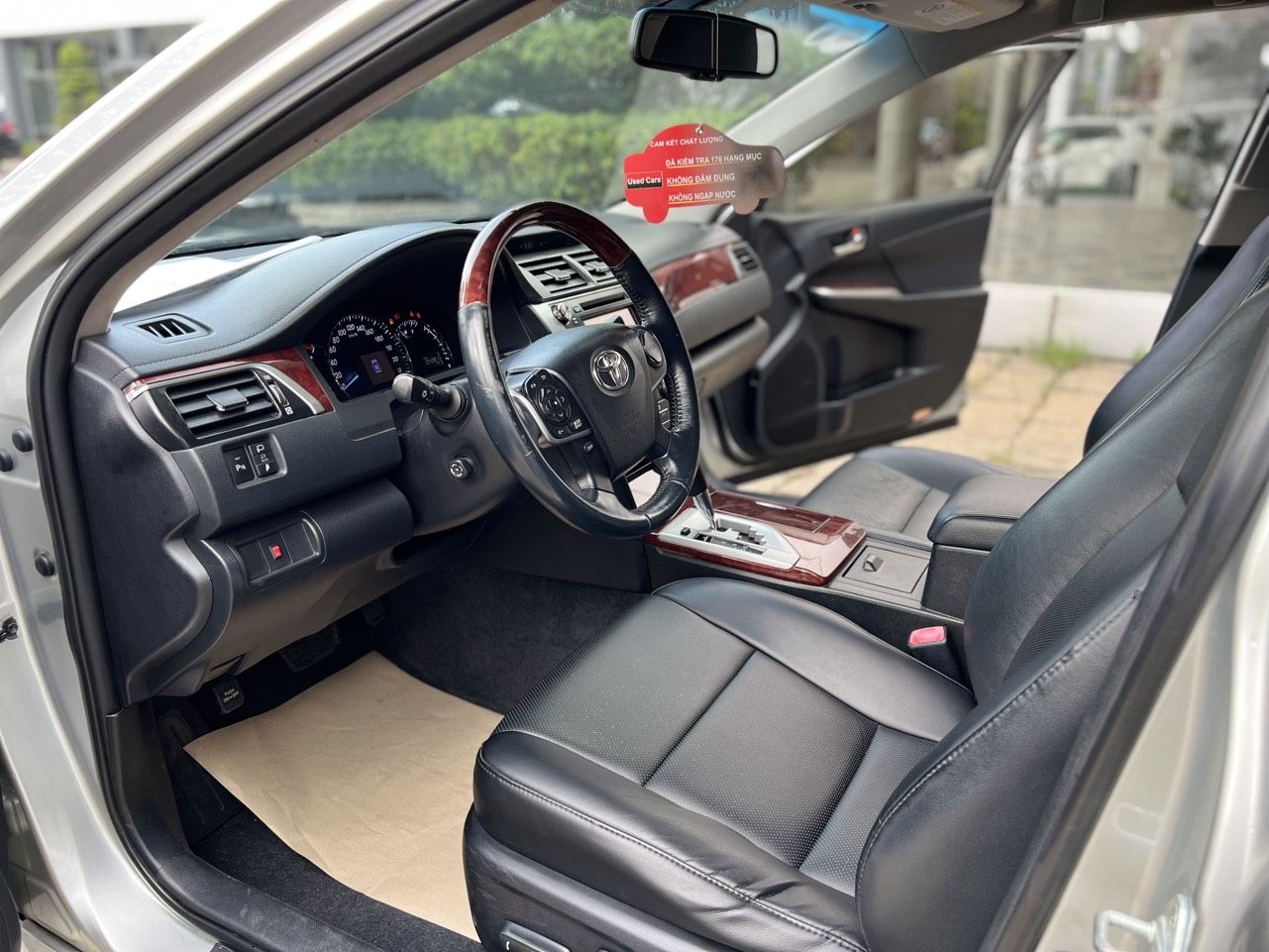 Toyota Camry 2014 - Màu bạc, nhập khẩu