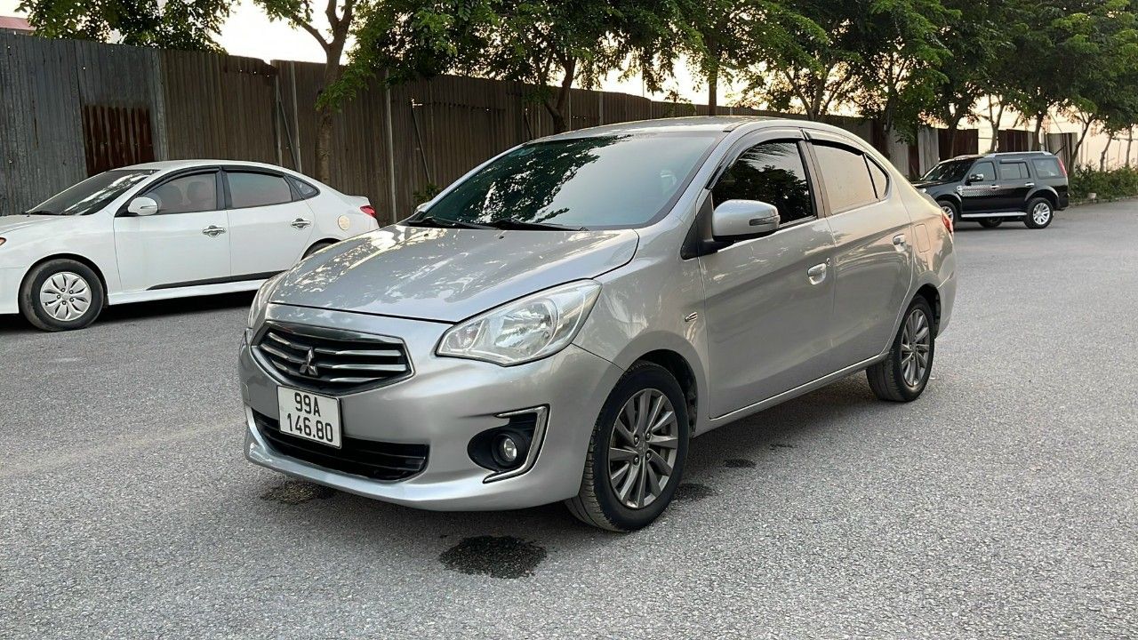 Mitsubishi Attrage 2016 - Màu bạc, nhập khẩu, 258 triệu