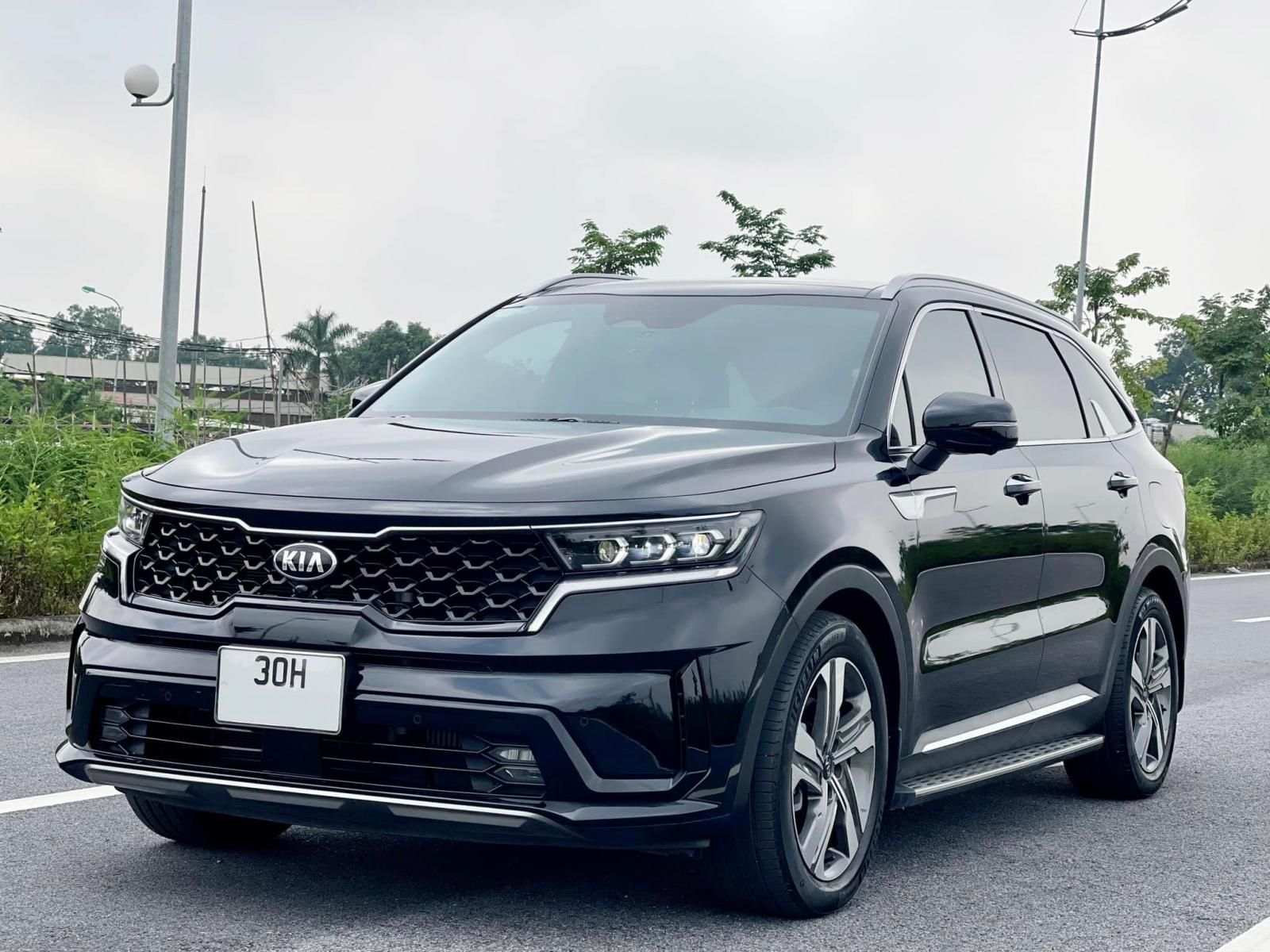 Kia Sorento 2021 - Màu đen, nhập khẩu