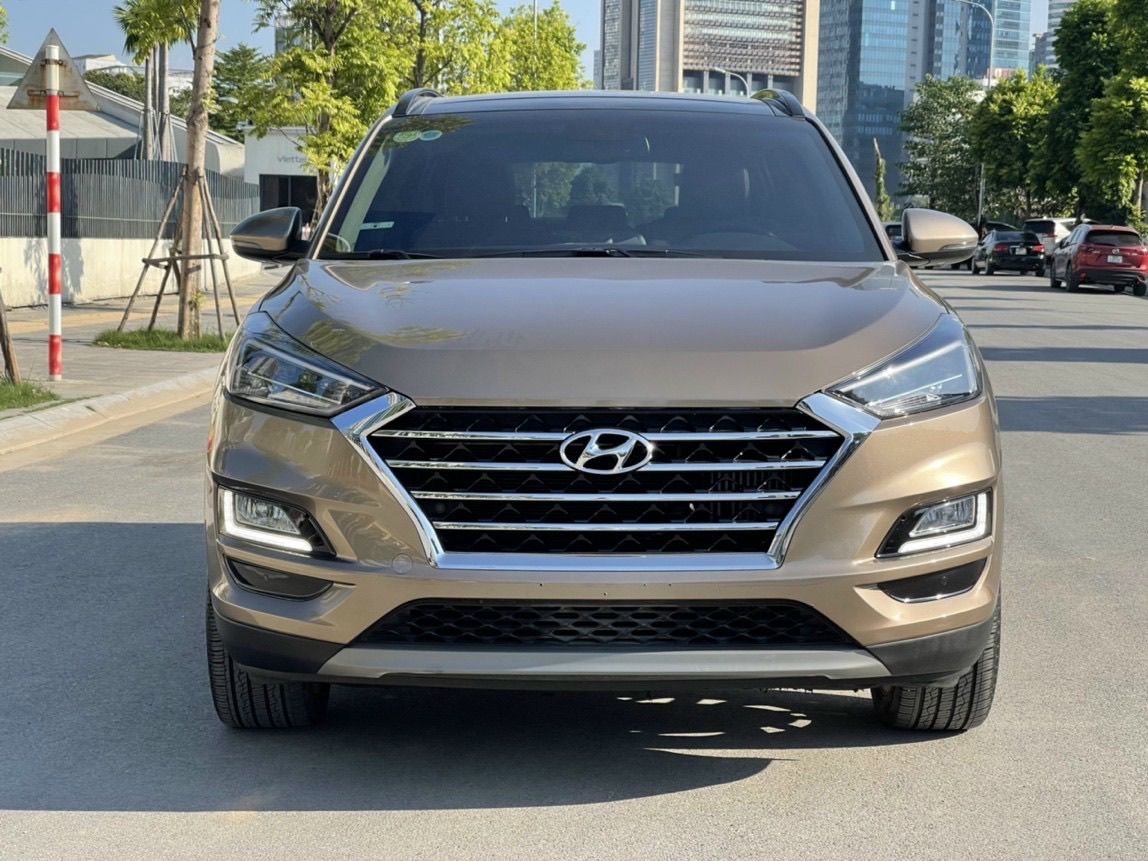 Hyundai Tucson 2020 - Xe còn mới giá chỉ 915tr