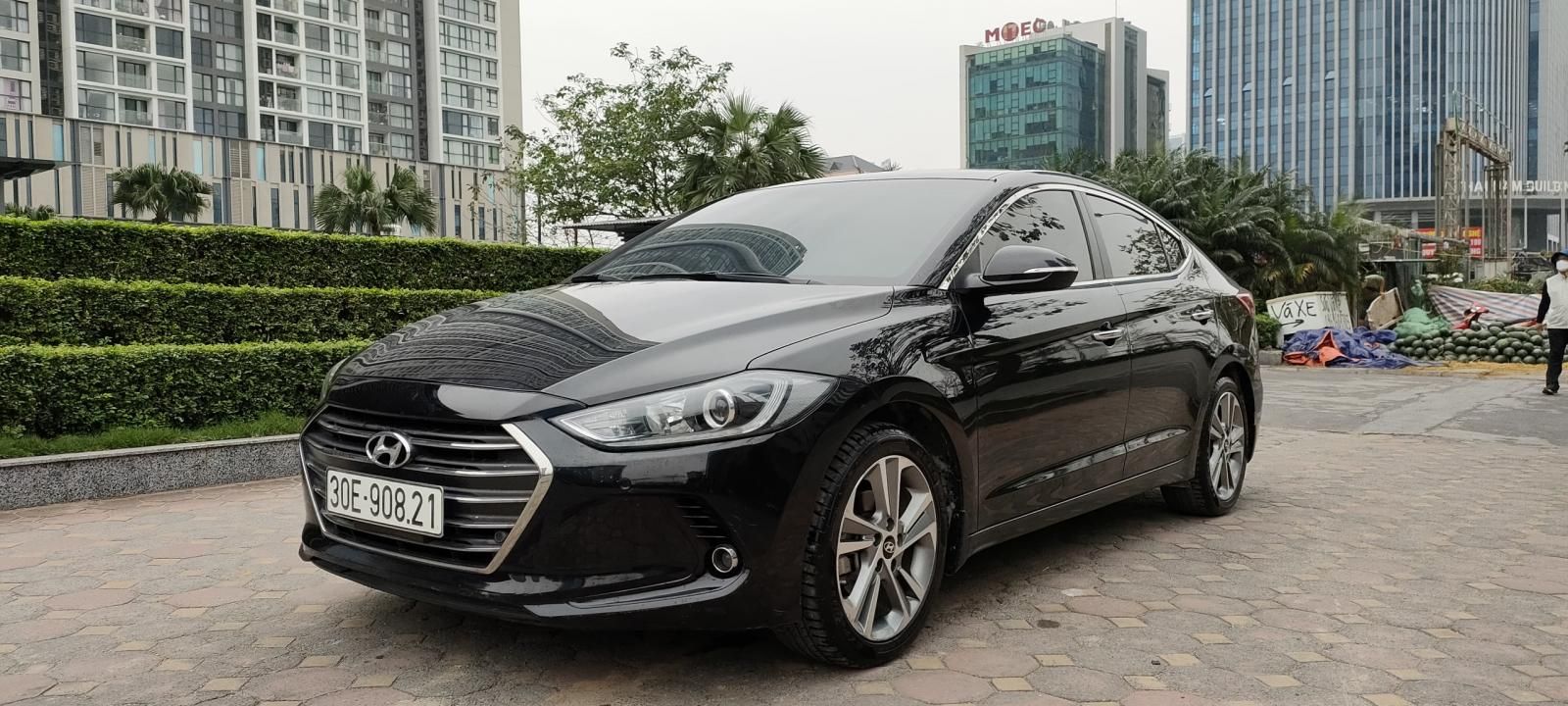 Hyundai Elantra 2017 - Màu đen, giá 530tr