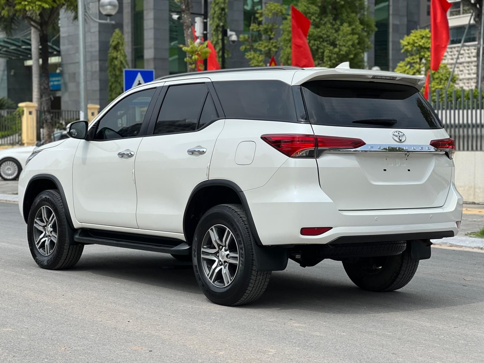 Toyota Fortuner 2017 - Cần bán xe đăng ký lần đầu 2017 chính chủ giá tốt 875tr