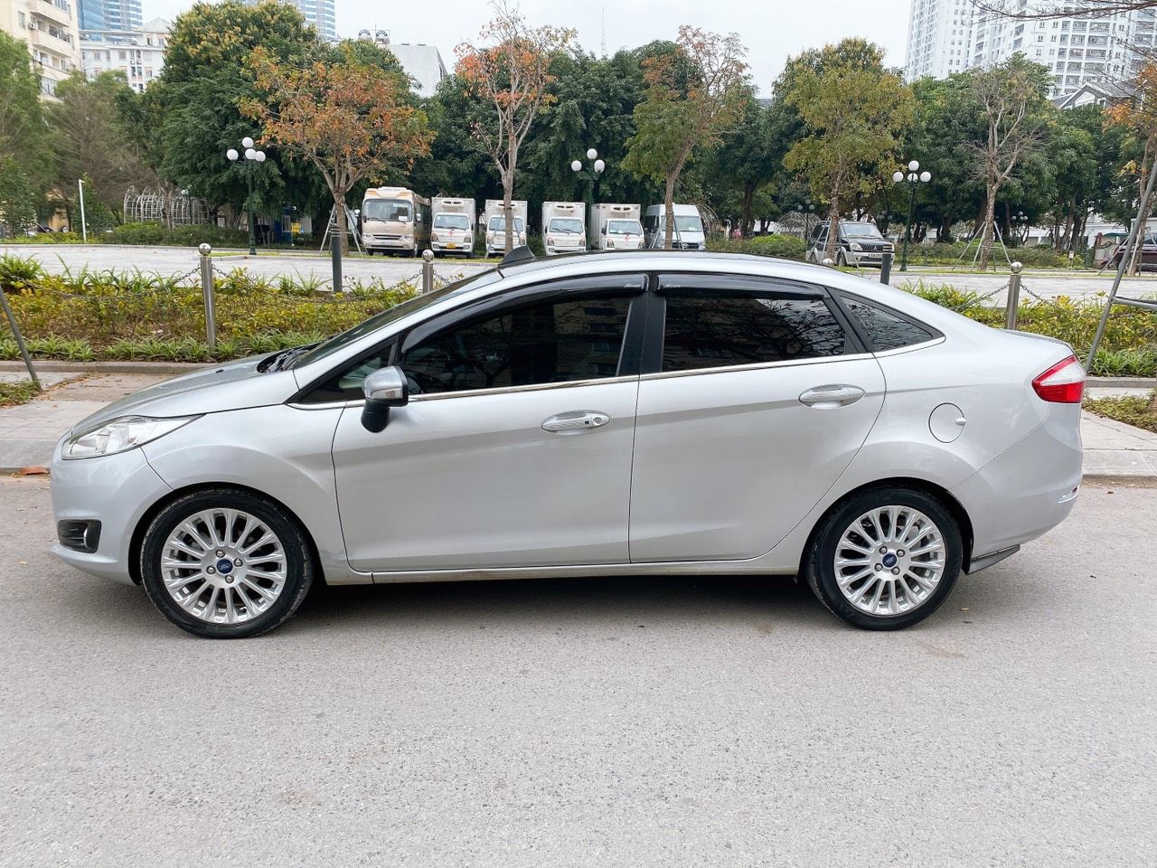 Ford Fiesta 2014 - Đăng ký lần đầu 2014, xe gia đình, giá chỉ 315tr