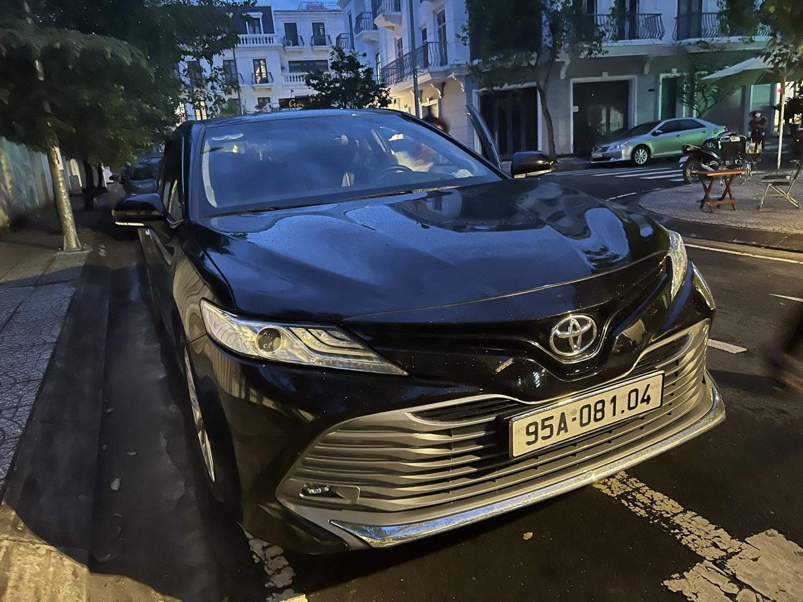 Toyota Camry 2019 - Xe 1 chủ từ đầu, tặng gói bảo hành