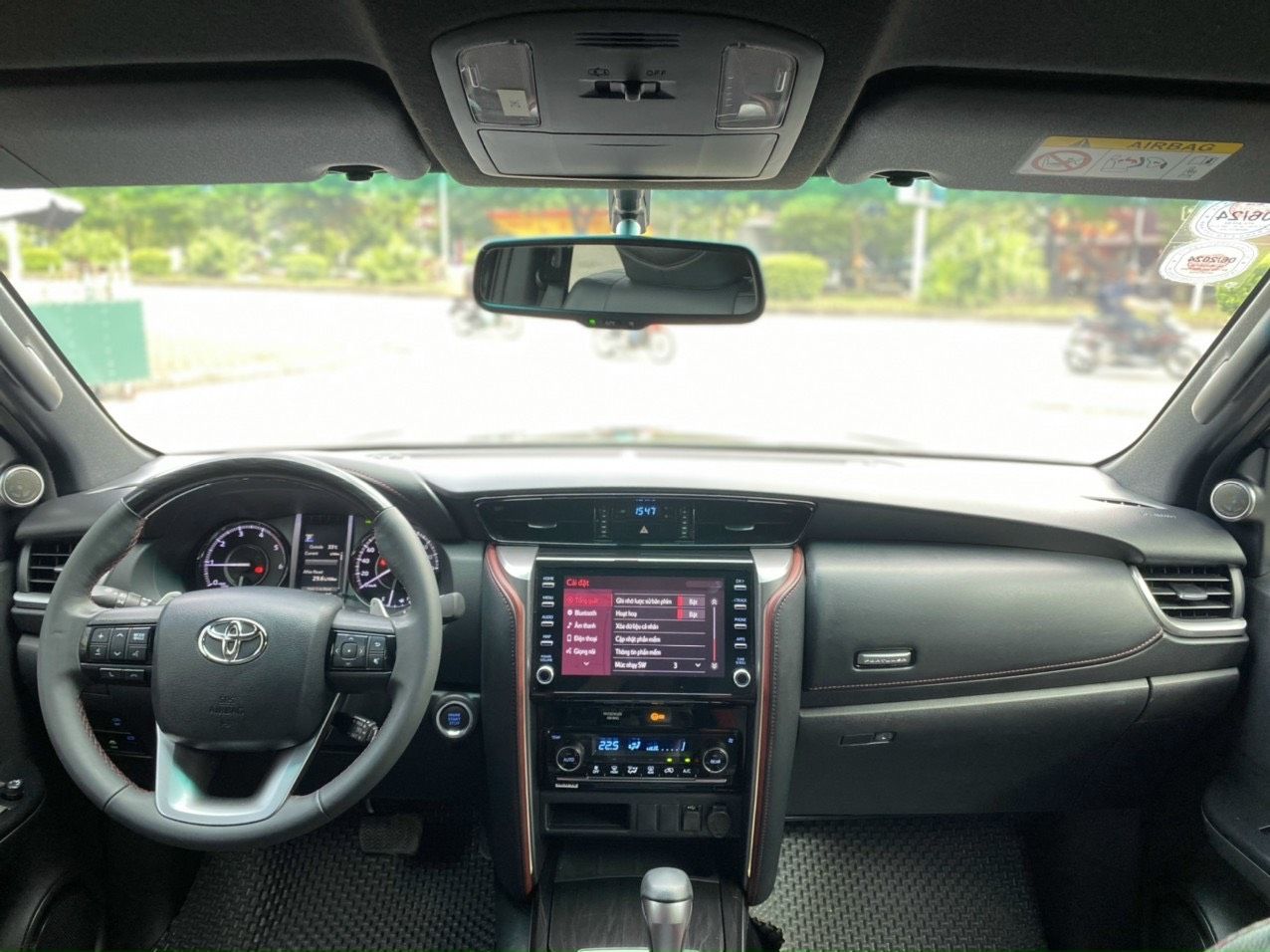 Toyota Fortuner 2021 - Màu đen