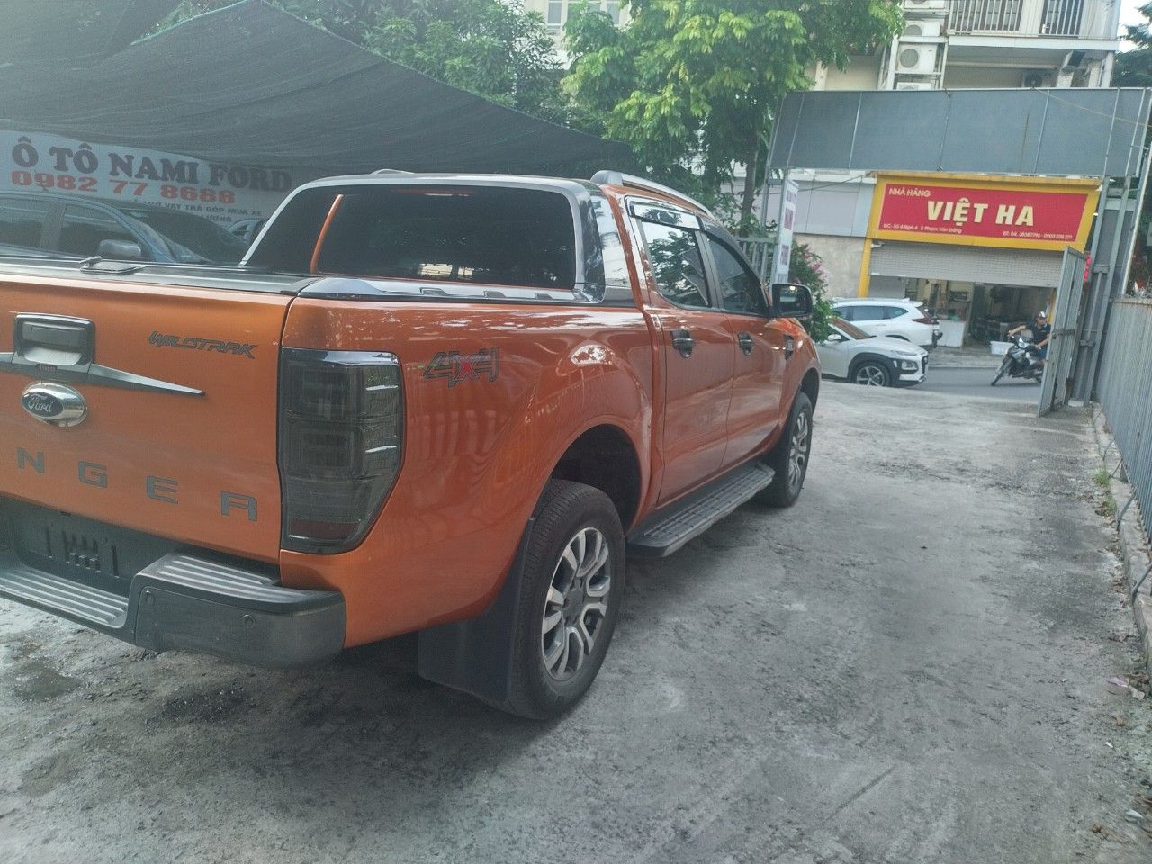 Ford Ranger 2017 - Xe màu nâu, dòng xe bán tải gầm cao