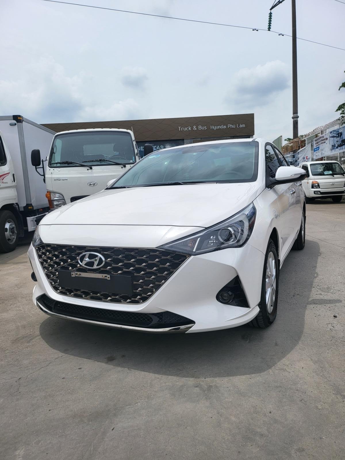 Hyundai Accent 2021 - Số sàn bản full, giá chỉ 468tr, màu trắng