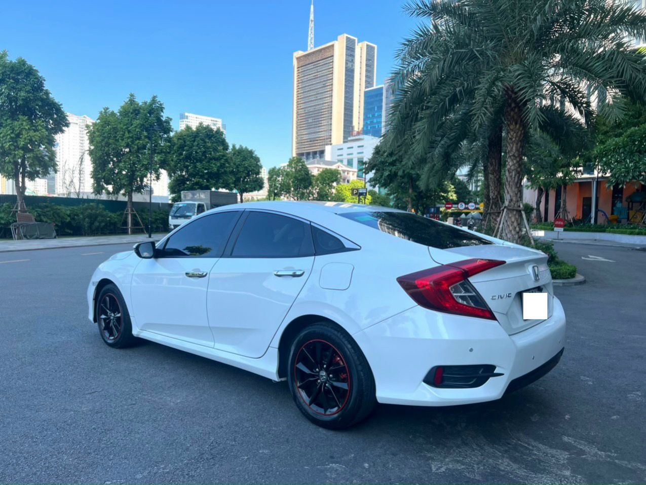 Honda Civic 2019 - Màu trắng biển thành phố