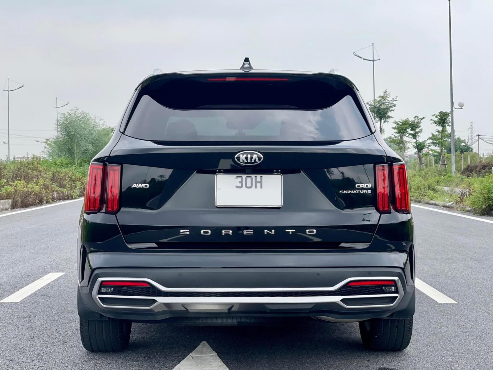 Kia Sorento 2021 - Màu đen, nhập khẩu