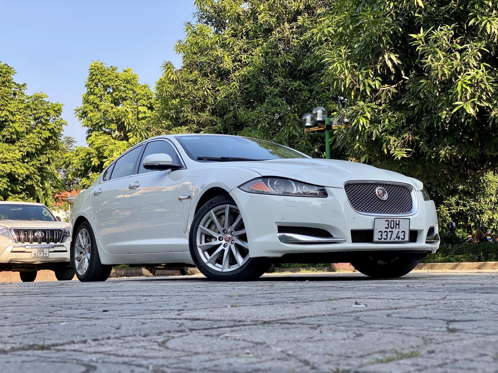 Jaguar XF 2013 - Biển Hà Nội tên tư nhân