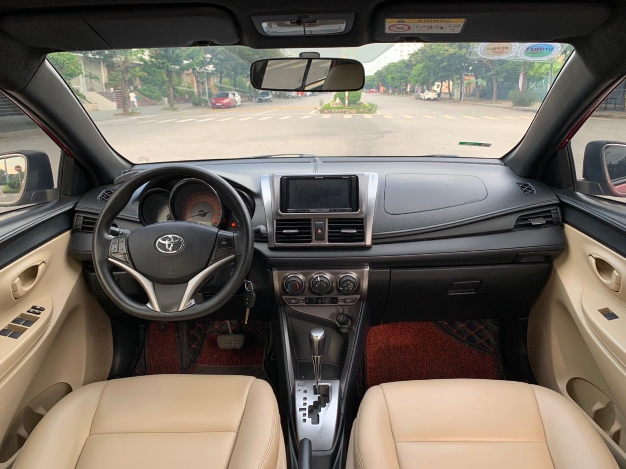 Toyota Yaris 2014 - Đăng ký tư nhân sử dụng, odo hơn 7v km. Giá 423tr