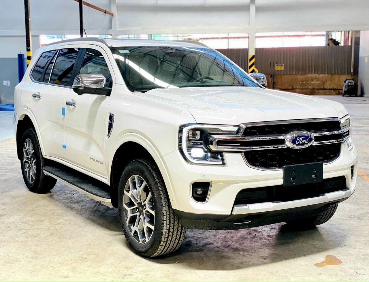 Ford Everest 2022 - Giảm tiền mặt, tặng phụ kiện. Xe giao ngay