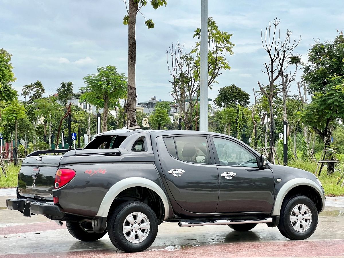 Mitsubishi Triton 2011 - Biển Hà Nội, xe nhập Thái Lan