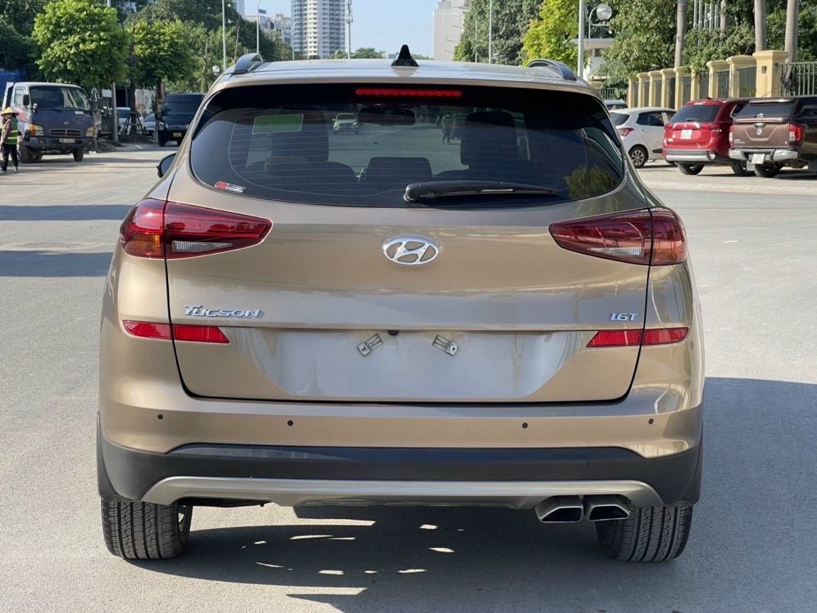 Hyundai Tucson 2020 - Xe còn mới giá chỉ 915tr