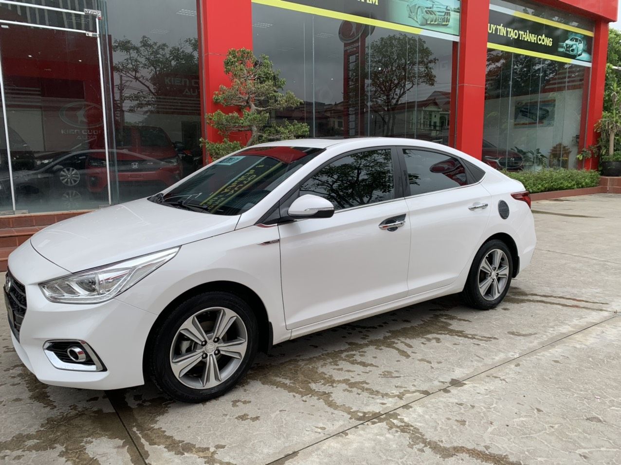 Hyundai Accent 2019 - Phiên bản full kịch nóc, trang bị nhiều option