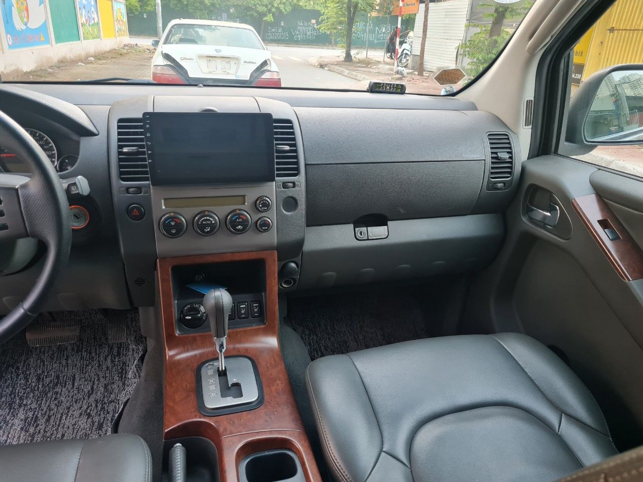 Nissan Pathfinder 2007 - Màu đen, nhập khẩu nguyên chiếc, bản 2 cầu máy dầu AT full đồ