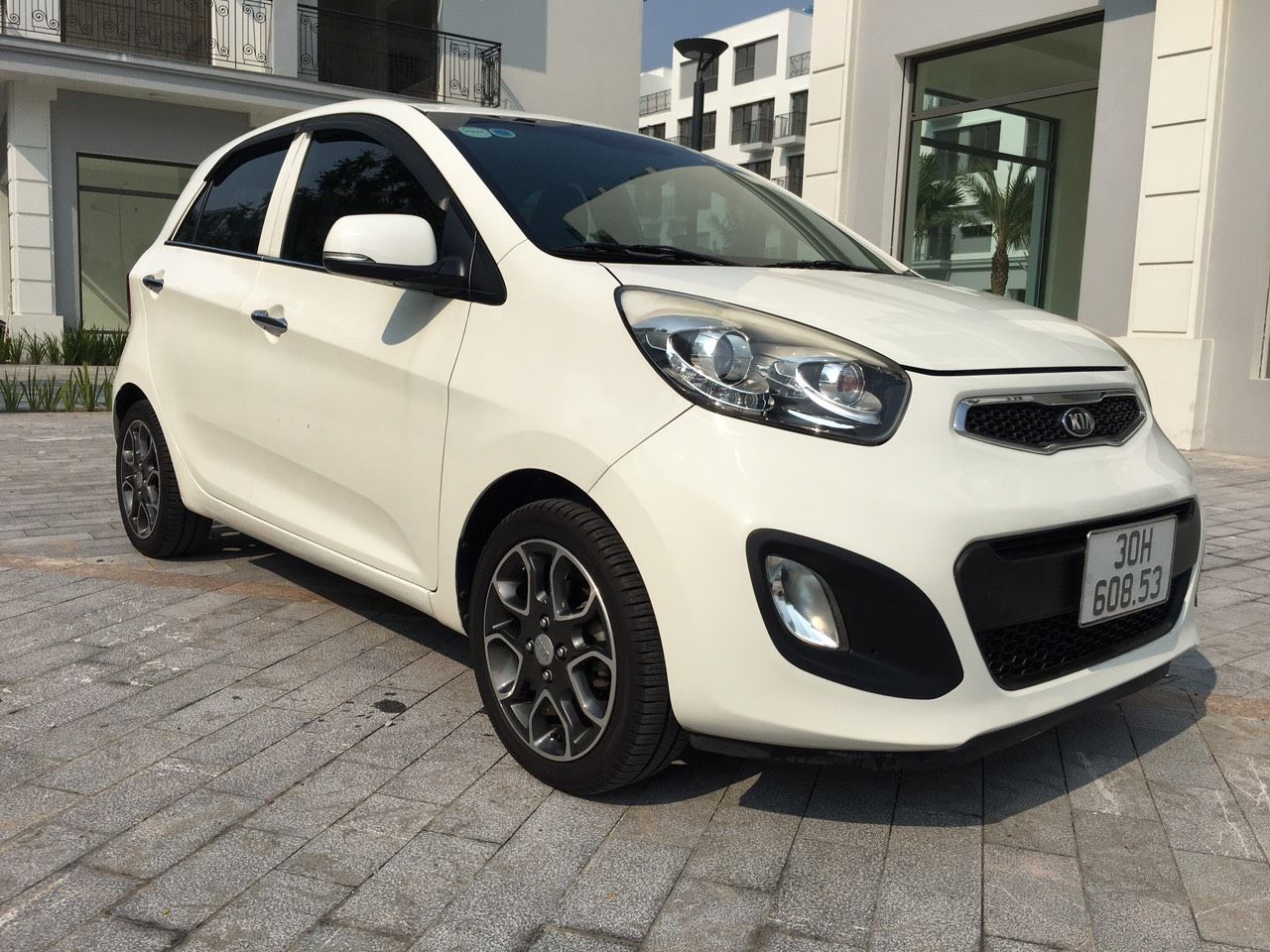 Kia Picanto 2014 - Xe màu trắng, dòng xe nhỏ gọn dễ di chuyển