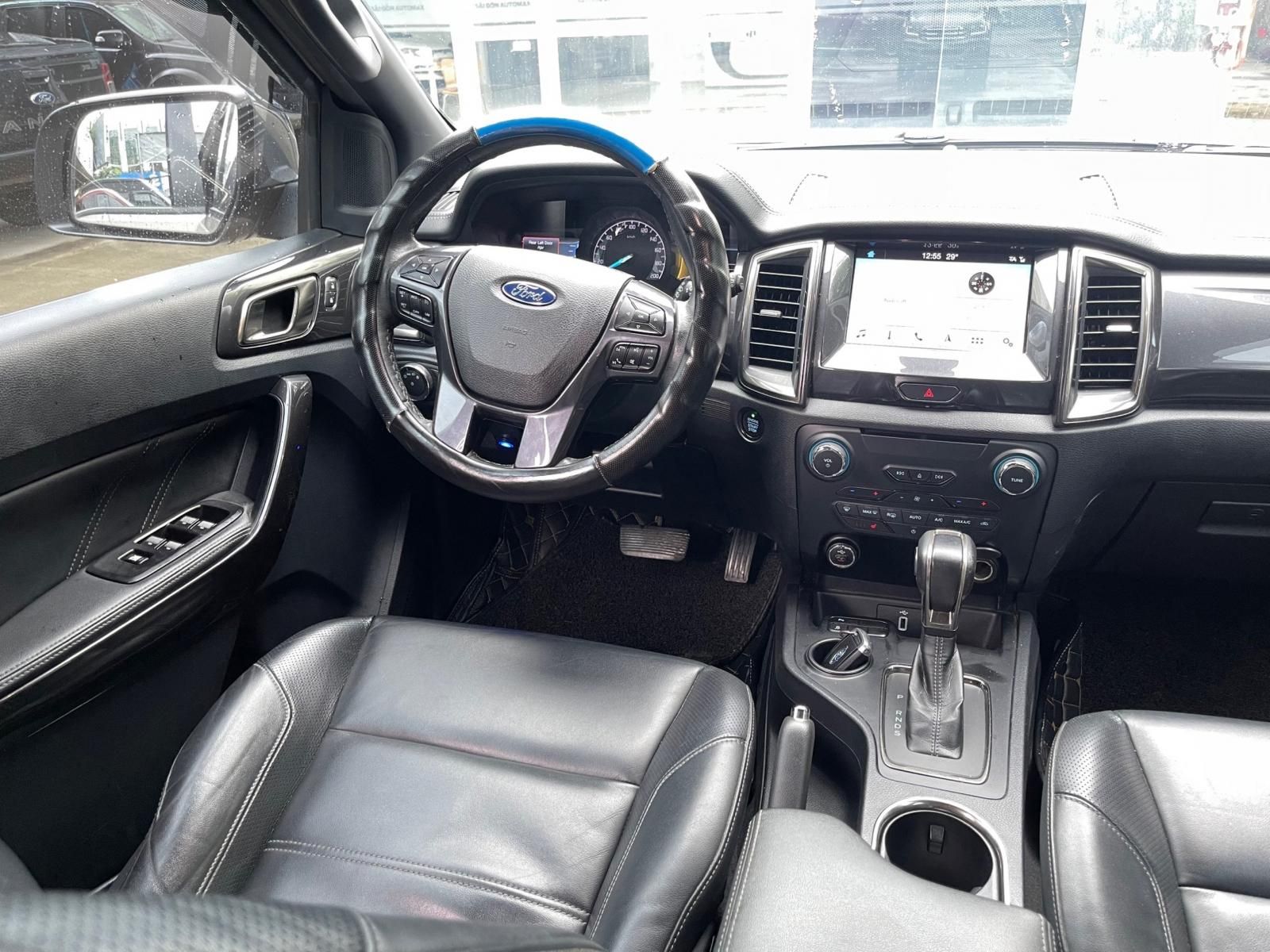 Ford Everest 2018 - Nhập Thái, 50.000 km xe chính hãng biển SG, 1 chủ, giá 950tr