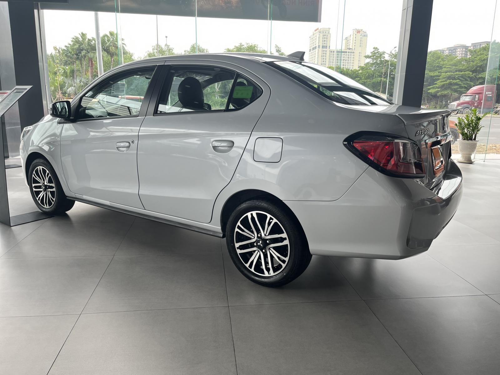 Mitsubishi Attrage 2022 - Xe có sẵn màu trắng, gọi ngay để nhận báo giá