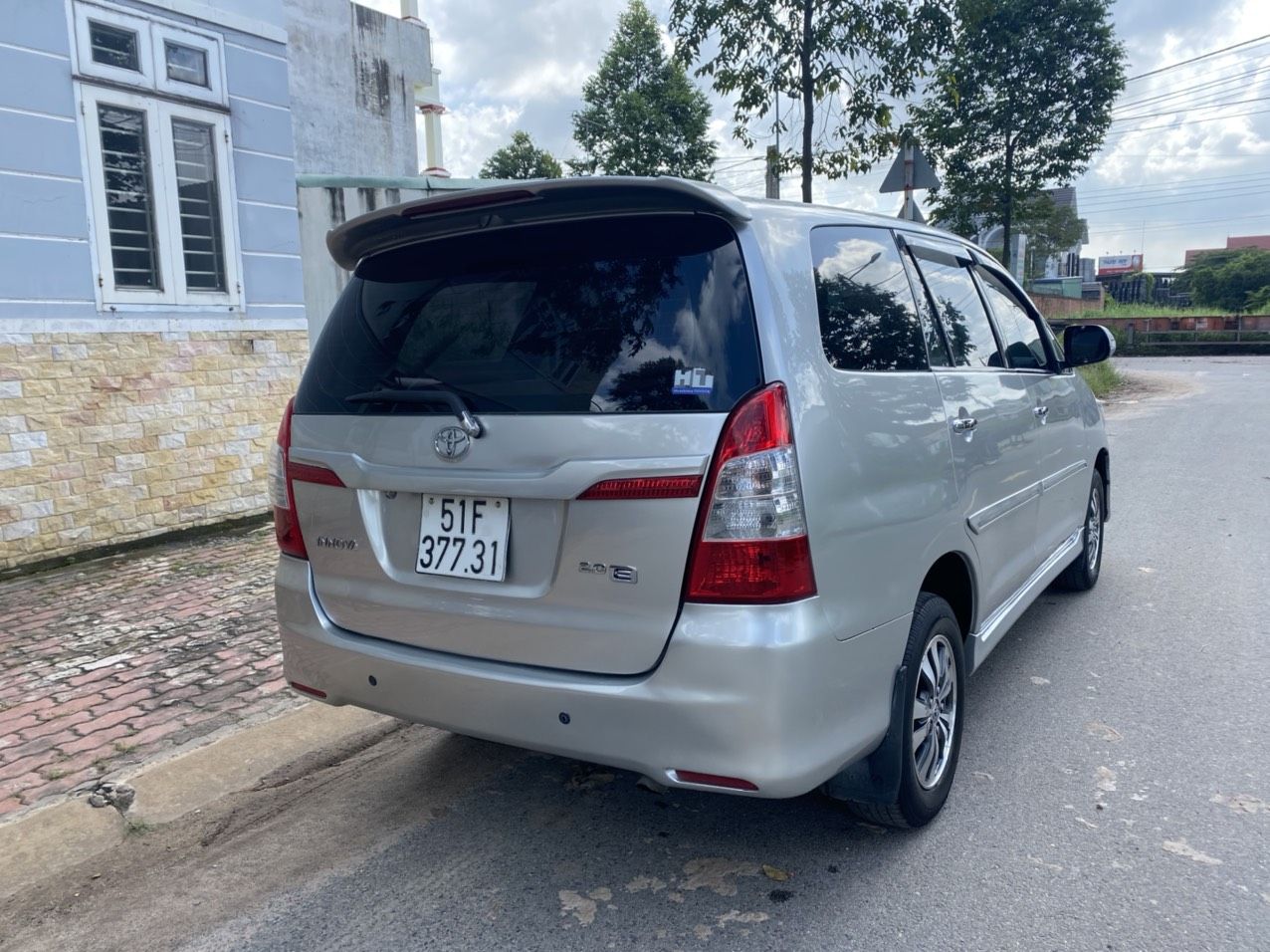 Toyota Innova 2015 - Màu bạc, giá 400tr