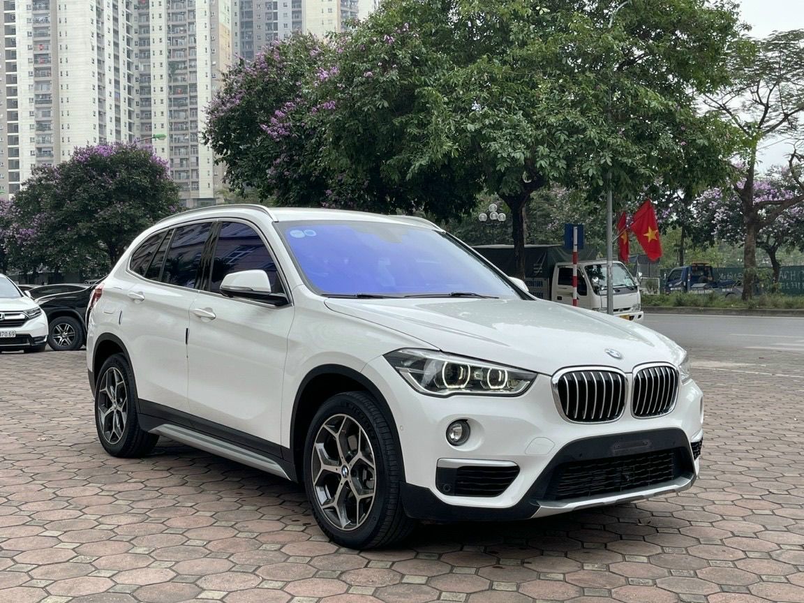 BMW X1 2018 - Model 2019, mới zin - Siêu nhiều đồ chơi