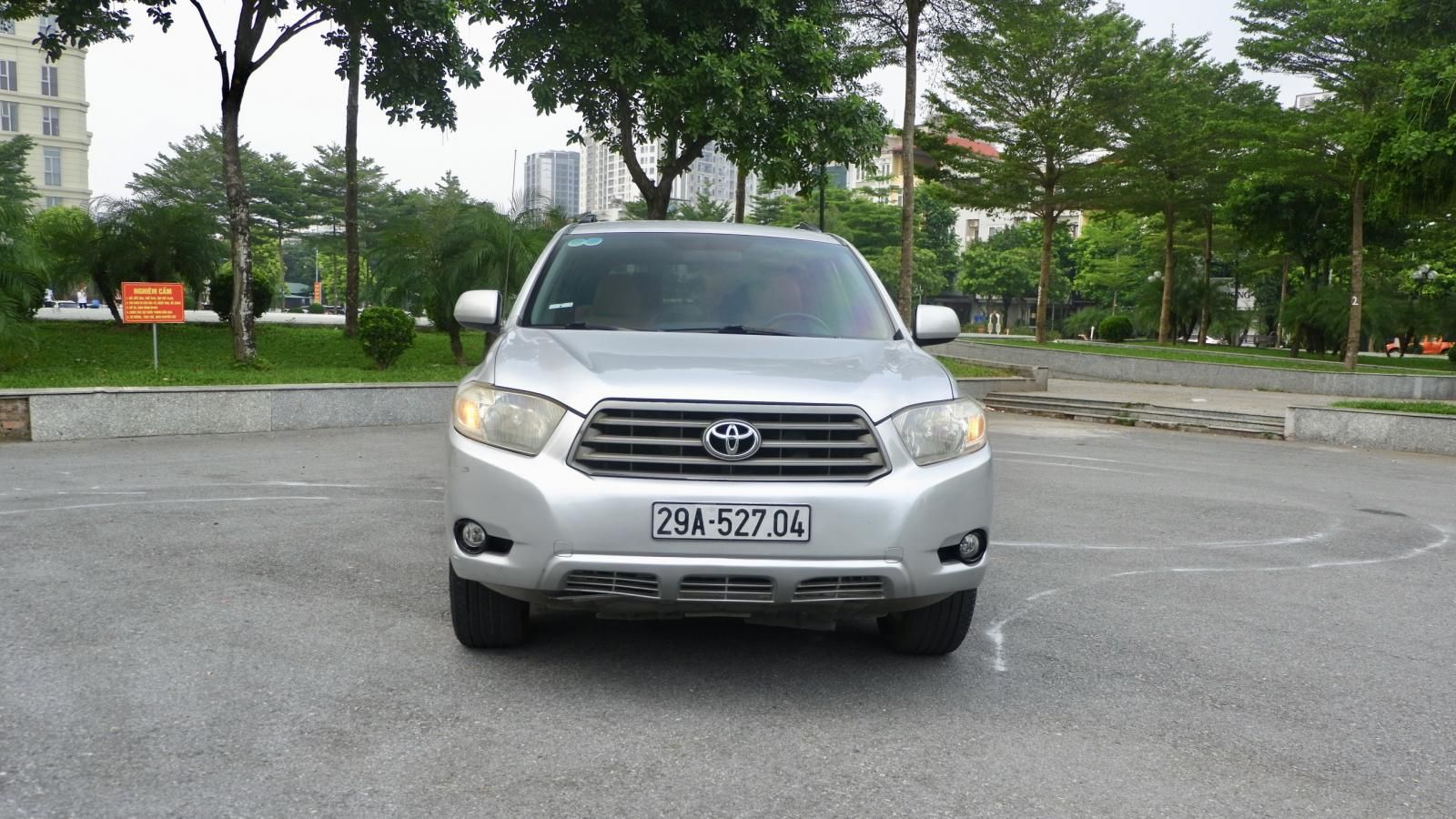 Toyota Highlander 2009 - Màu bạc, xe nhập