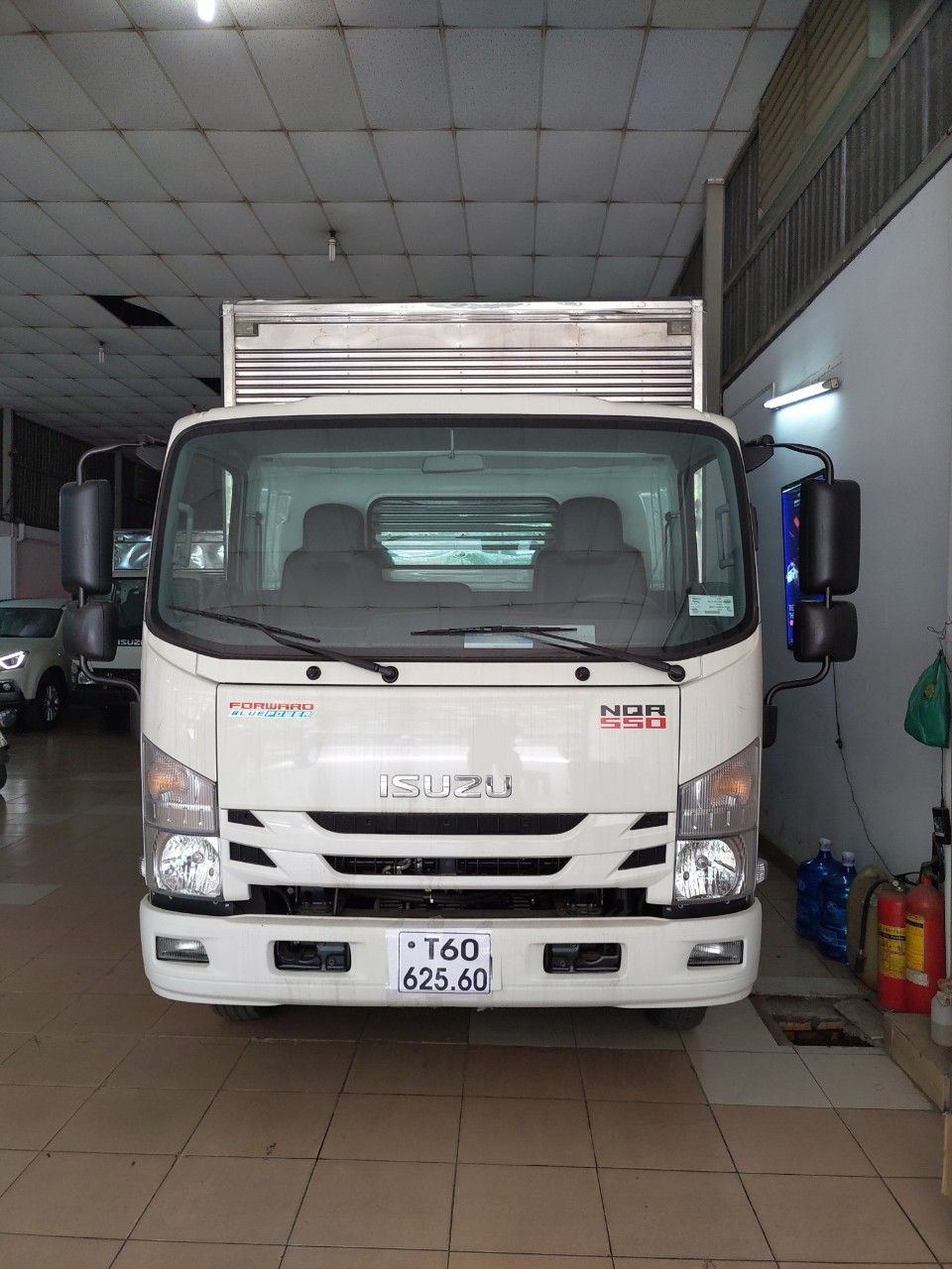 Isuzu 2022 - Isuzu 4.99 tấn thùng kín 6.2m giao ngay, khuyến mại máy lạnh, 9 phiếu bảo dưỡng