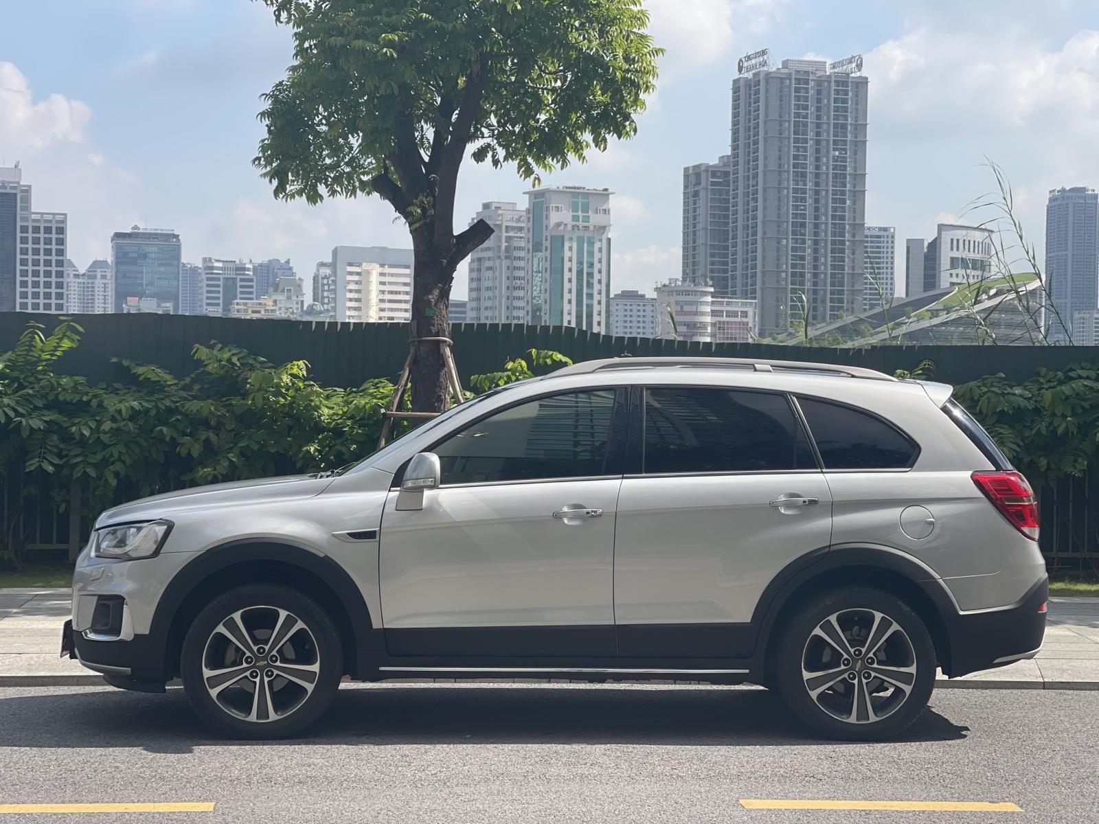 Chevrolet Captiva 2016 - Màu bạc giá ưu đãi