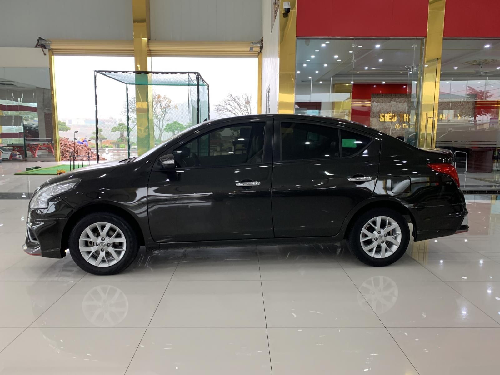 Nissan Sunny 2019 - Màu đen