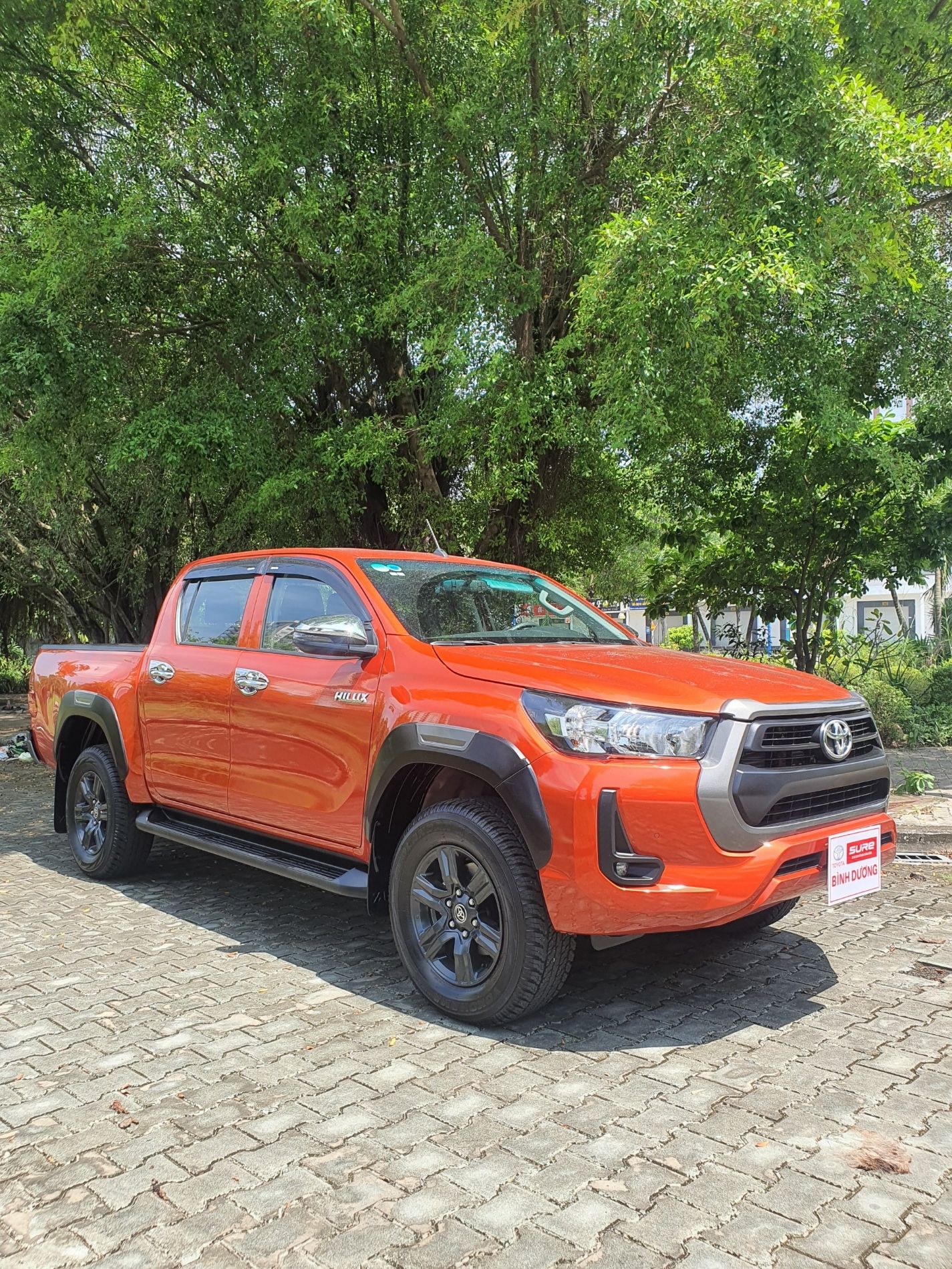 Toyota Hilux 2021 - Xe còn mới, giá tốt 785tr