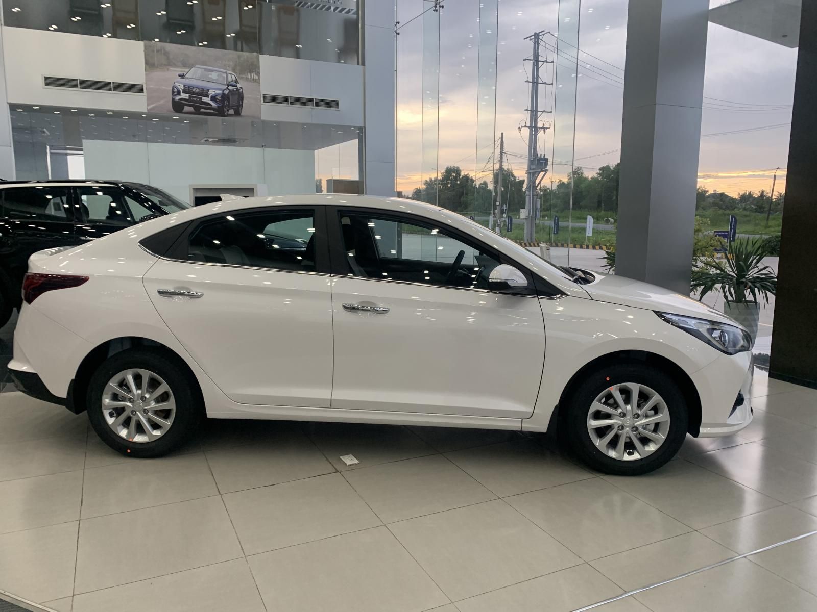 Hyundai Accent 2022 - Xe có sẵn, giao ngay tại Bạc Liêu