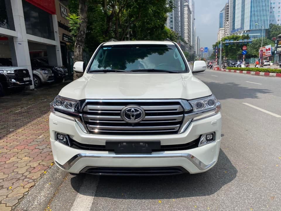 Toyota Land Cruiser 2020 - Tên công ty