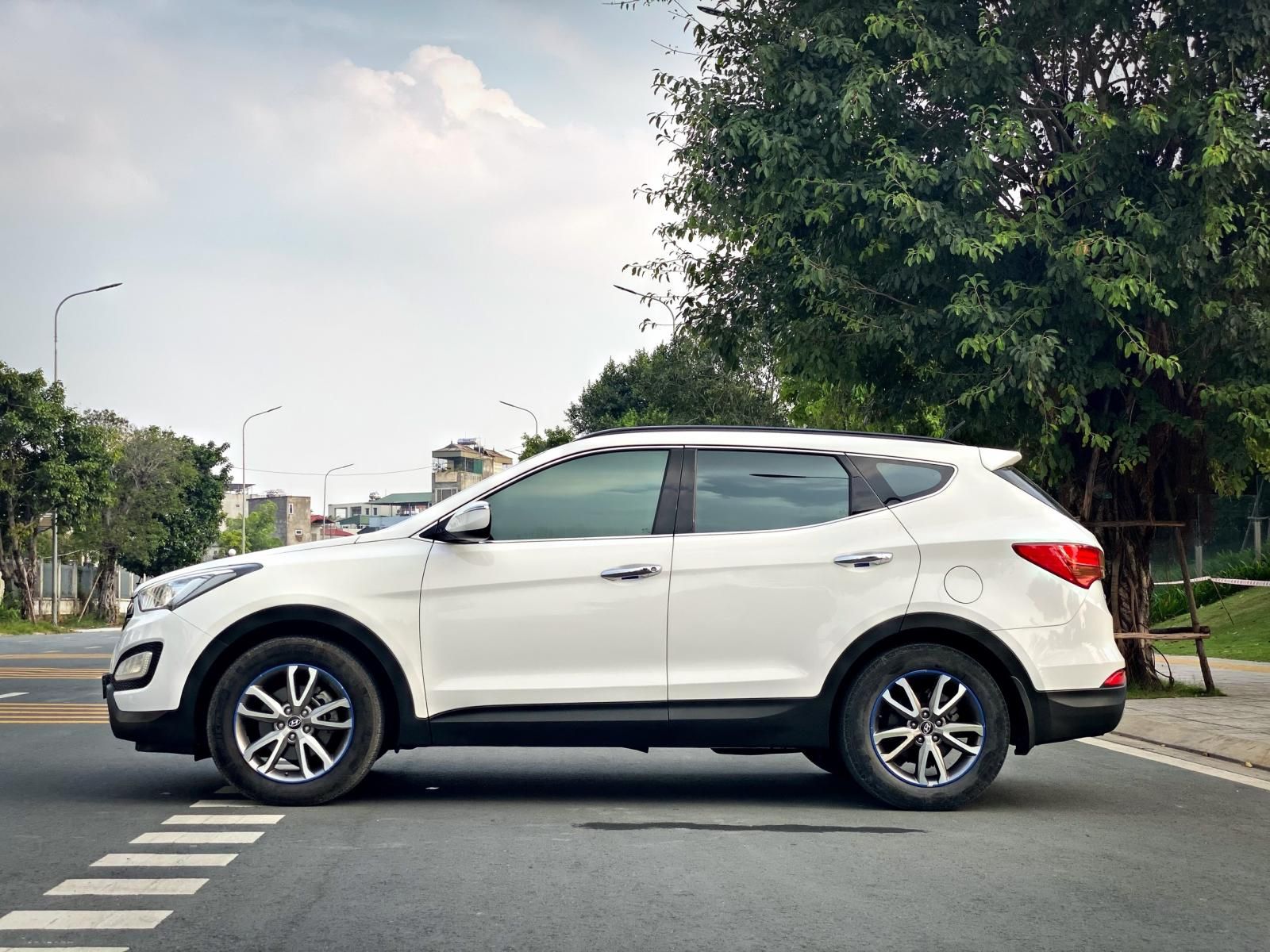 Hyundai Santa Fe 2013 - Cần bán lại xe giá hữu nghị