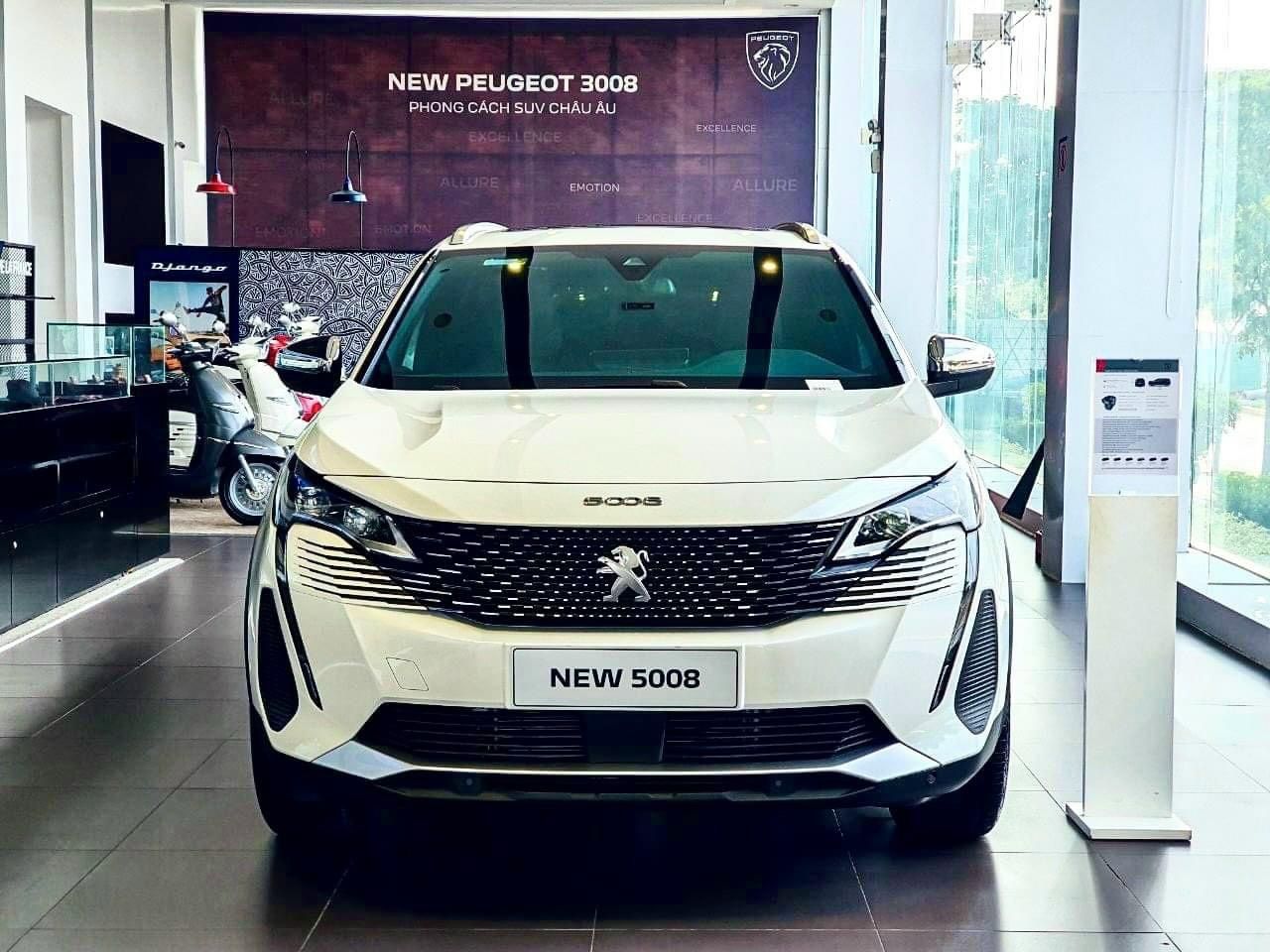 Peugeot 5008 4473 2022 - Giảm 55tr tiền mặt vào thẳng giá xe, tặng 1 năm bảo hiểm thân vỏ