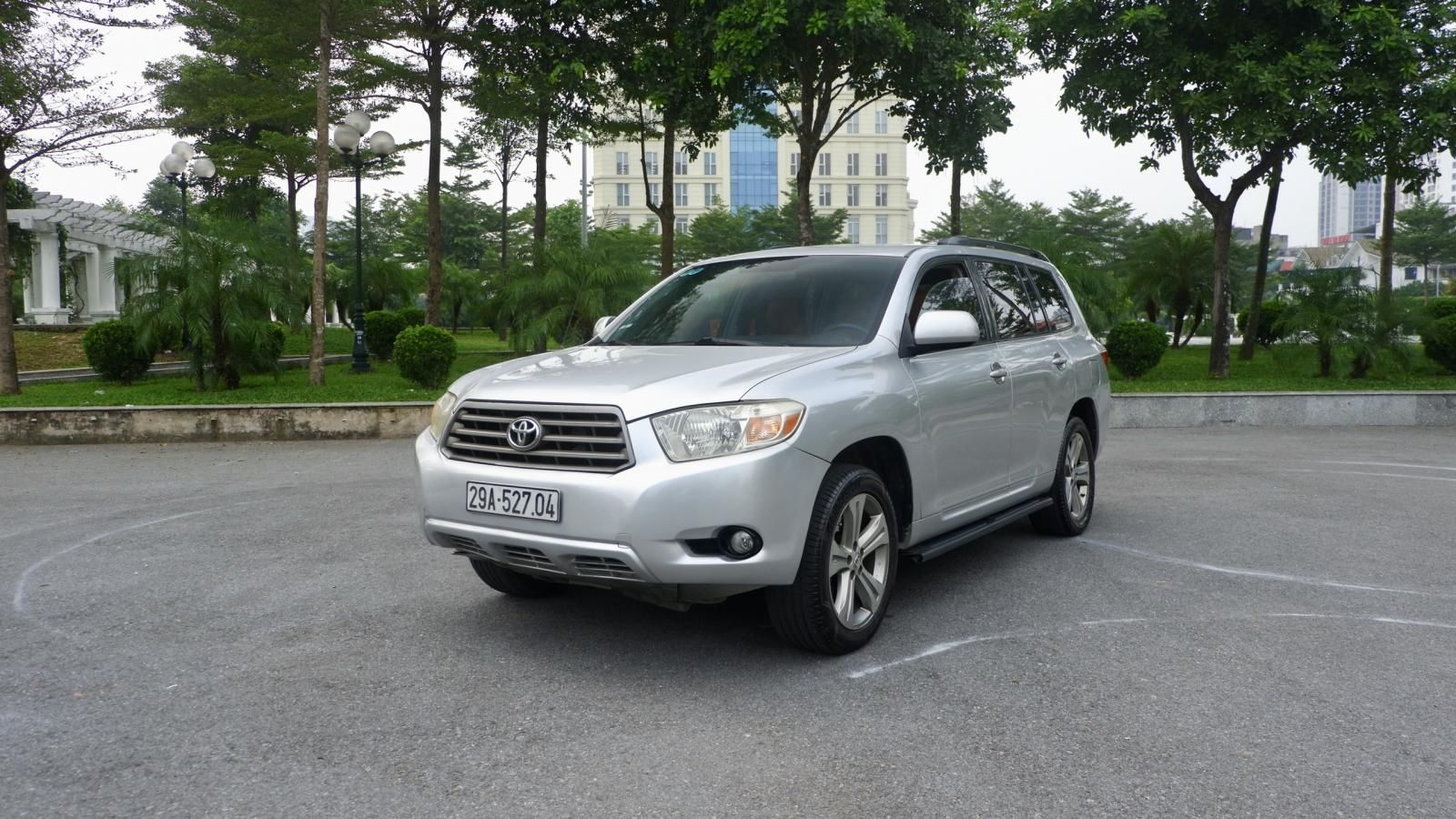 Toyota Highlander 2009 - Màu bạc, xe nhập