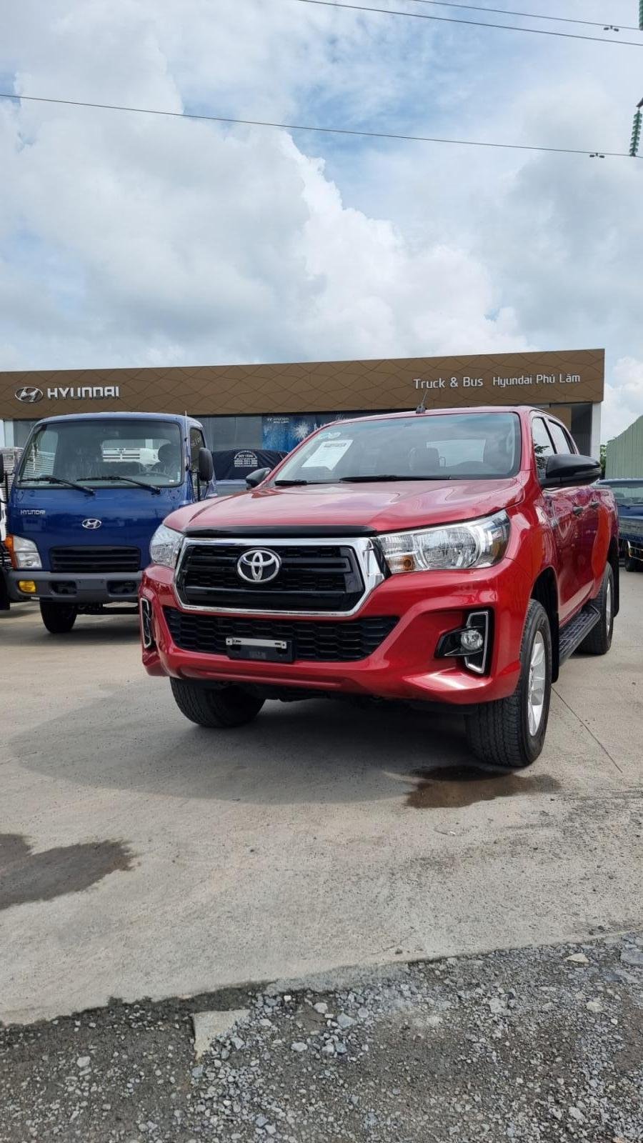 Toyota Hilux 2019 - Nhập khẩu nguyên chiếc giá chỉ 690tr