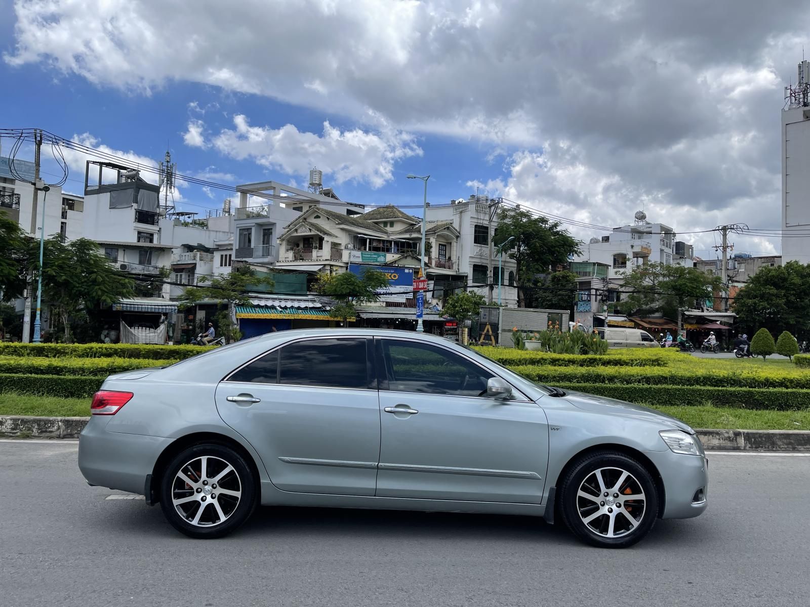 Toyota Camry 2011 - Đăng ký 2011 màu xám xanh, hàng full đồ chơi, hai ghế điện, nút đề cốp điện, nội thất nệm da zin cao cấp