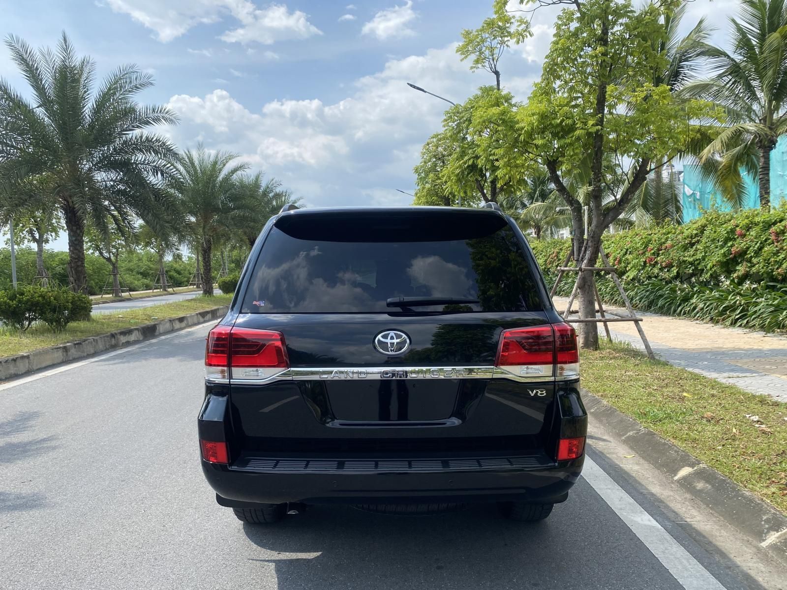 Toyota Land Cruiser 2020 - Xe màu đen