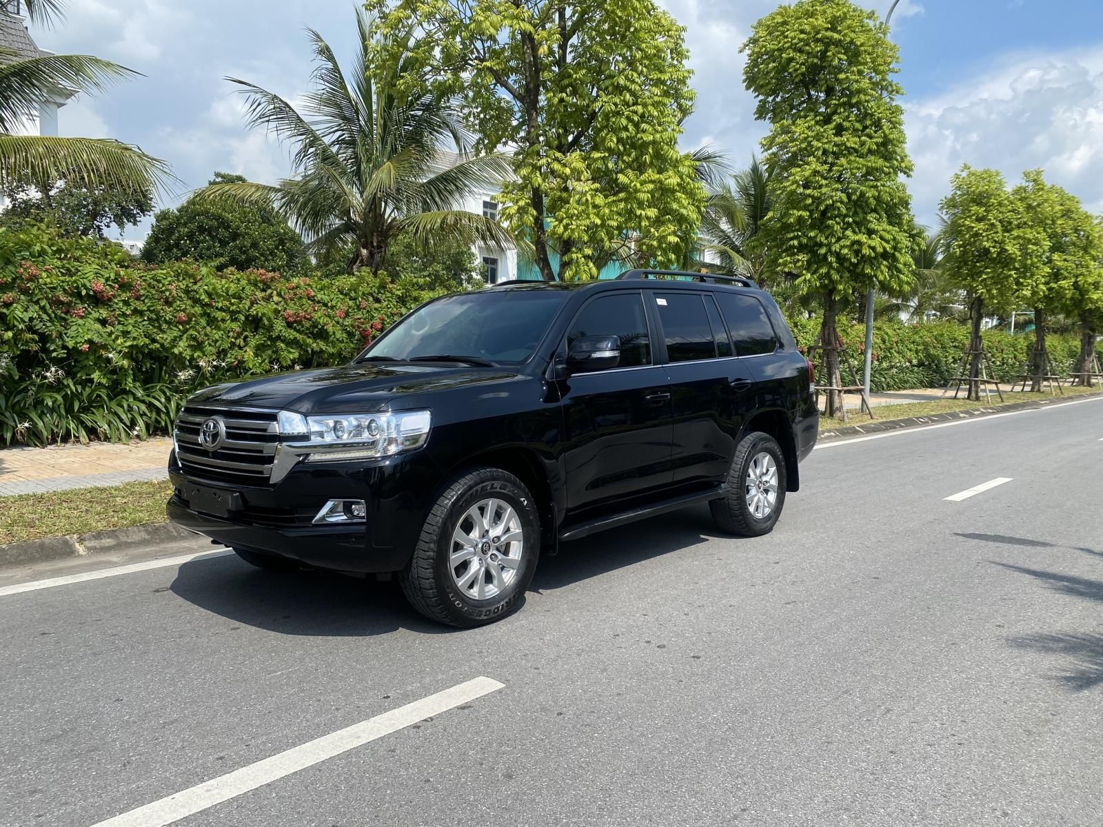 Toyota Land Cruiser 2020 - Xe màu đen