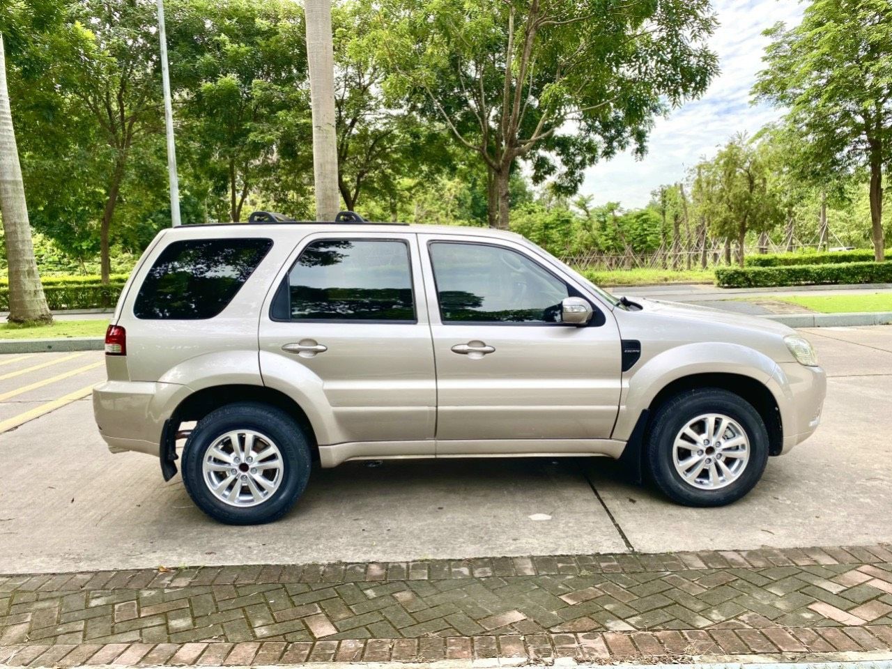 Ford Escape 2011 - Bao rút hồ sơ, giao xe toàn quốc