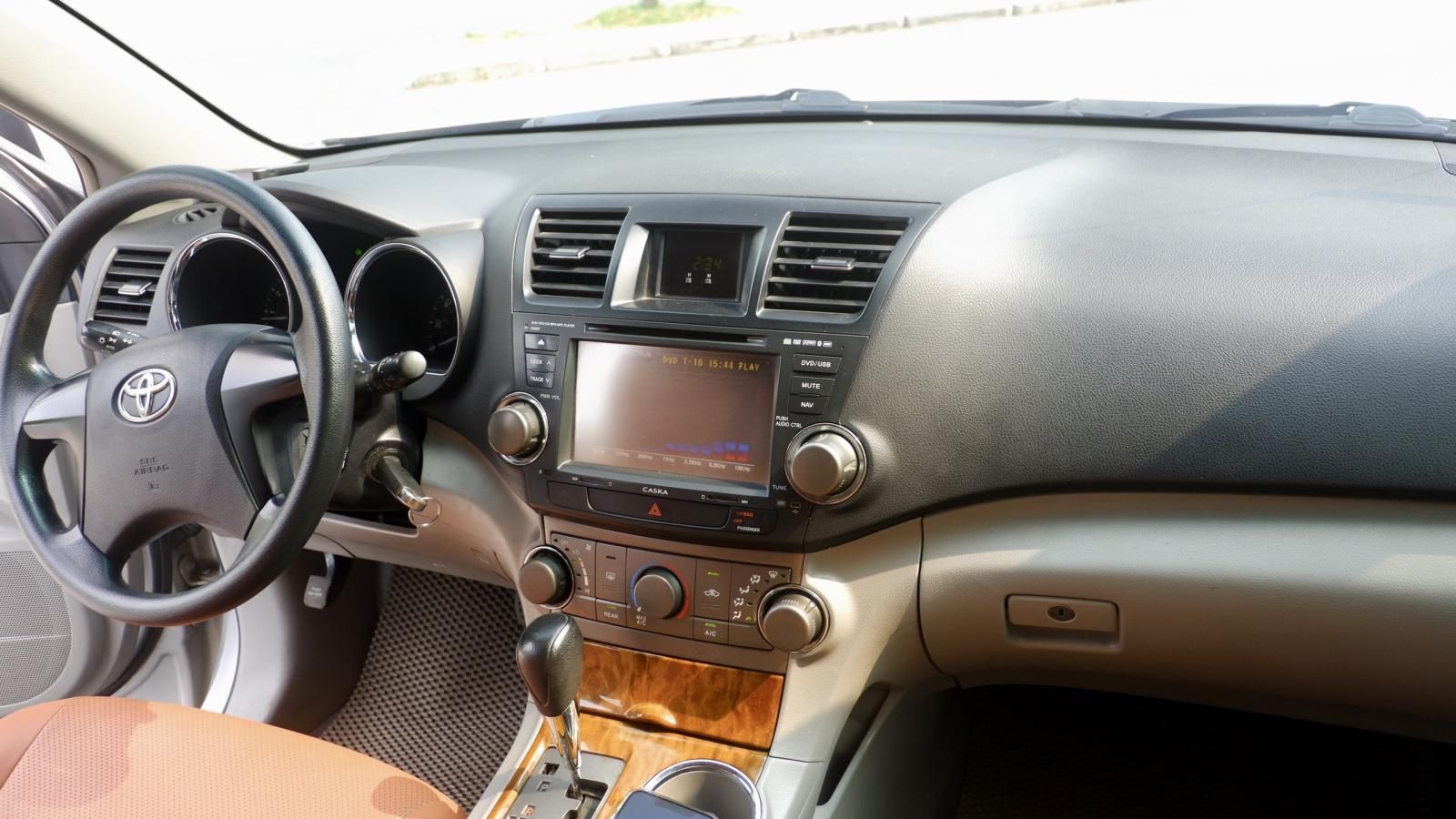 Toyota Highlander 2009 - Màu bạc, xe nhập