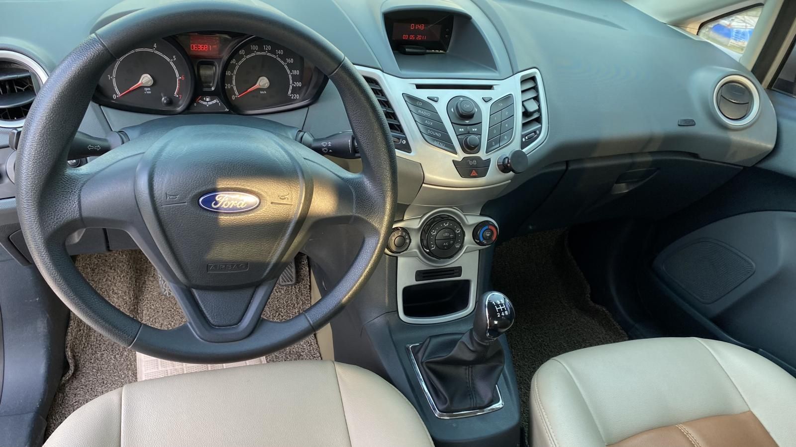 Ford Fiesta 2011 - Xe bản đủ số sàn