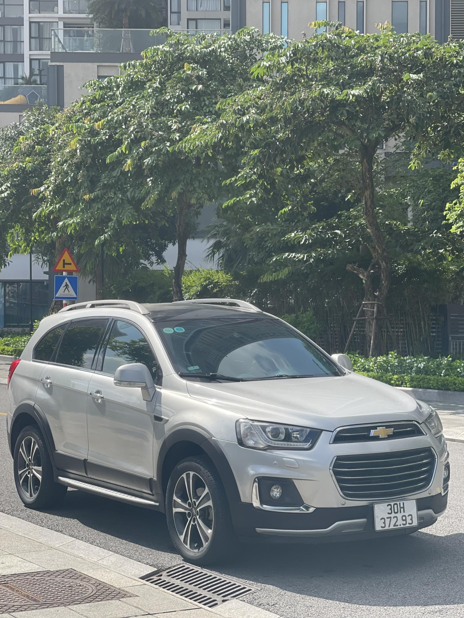 Chevrolet Captiva 2016 - Màu bạc giá ưu đãi