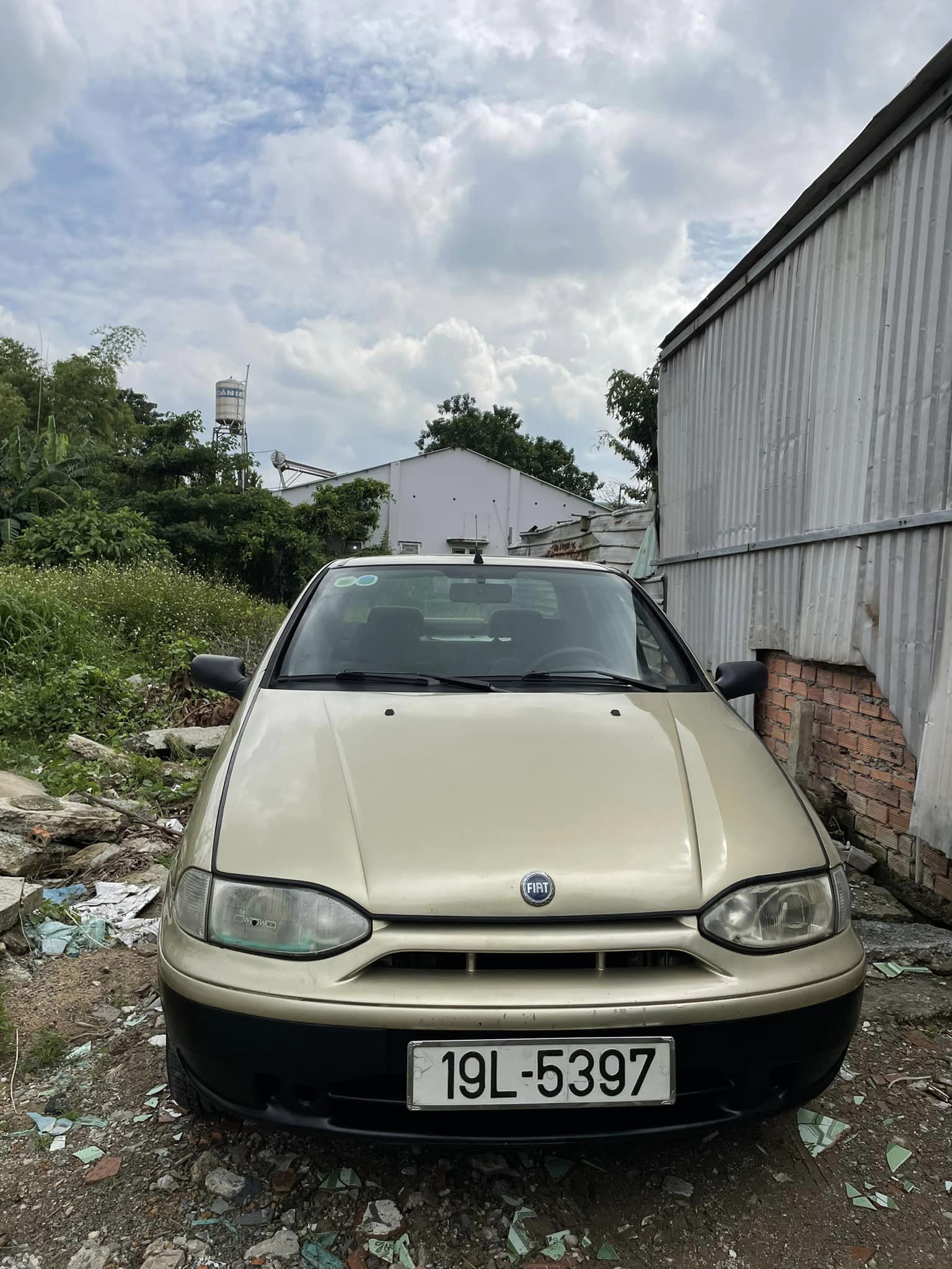 Fiat Siena 2002 - Màu vàng số sàn, 53 triệu