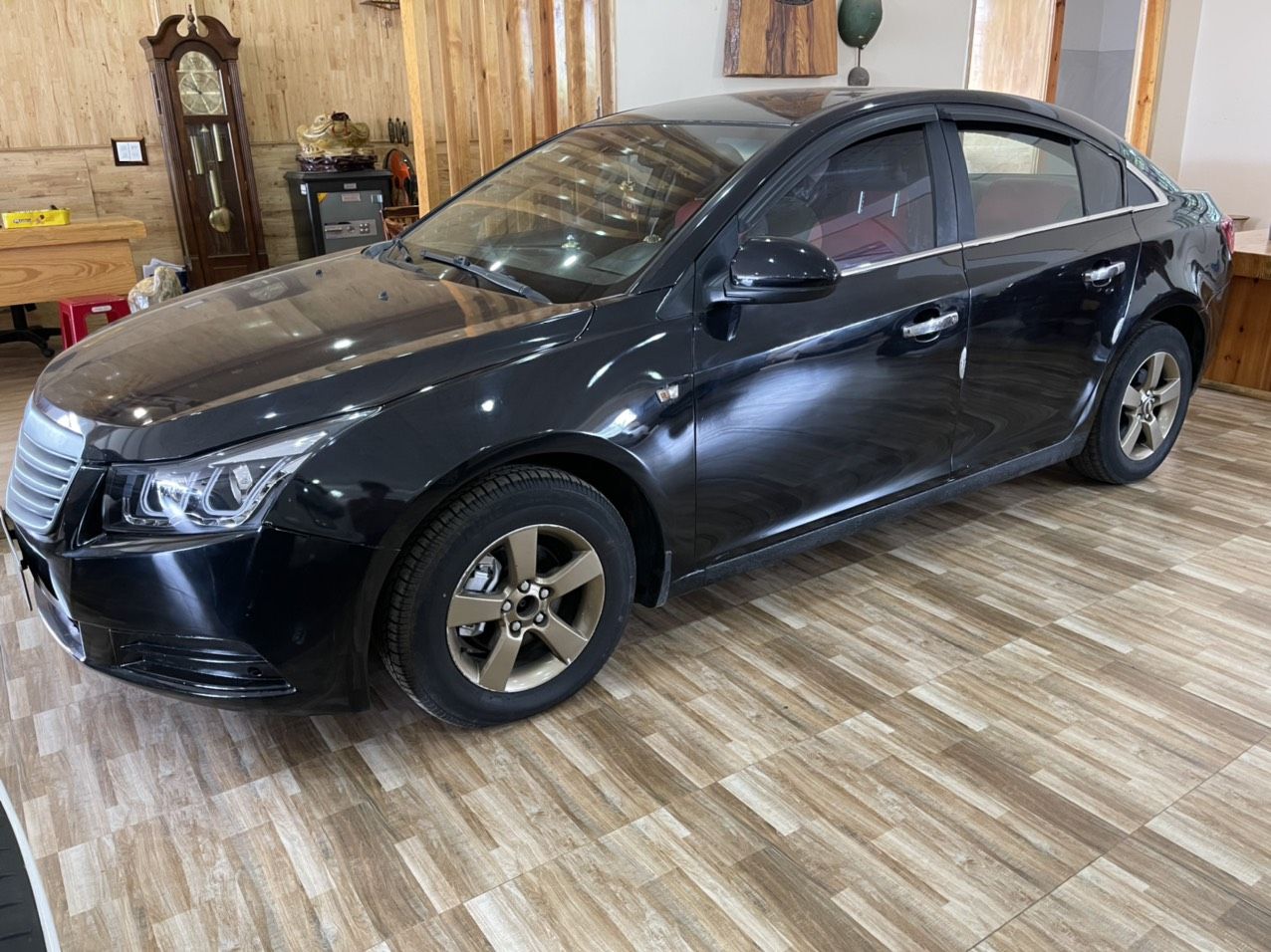 Chevrolet Cruze 2010 - Màu đen số sàn, giá chỉ 215 triệu