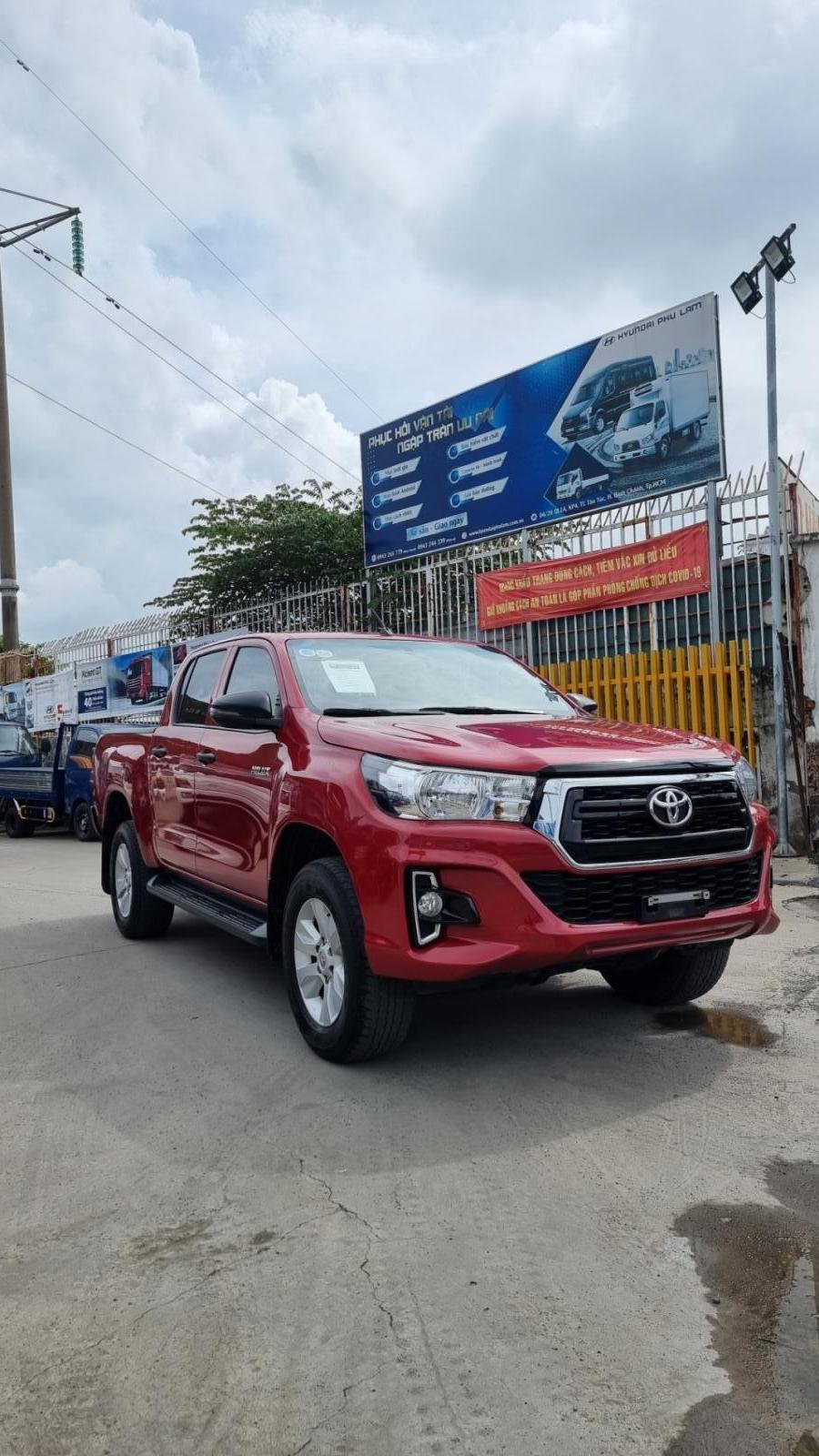 Toyota Hilux 2019 - Nhập khẩu nguyên chiếc giá chỉ 690tr